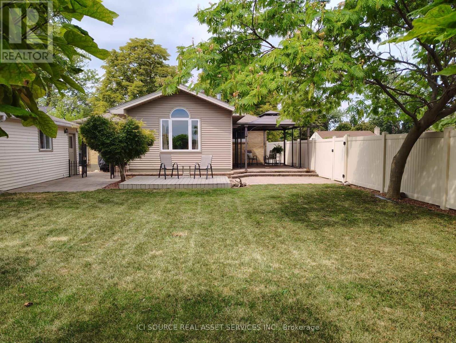 Photo 34 of 8581 Jerome Street, Windsor ON
