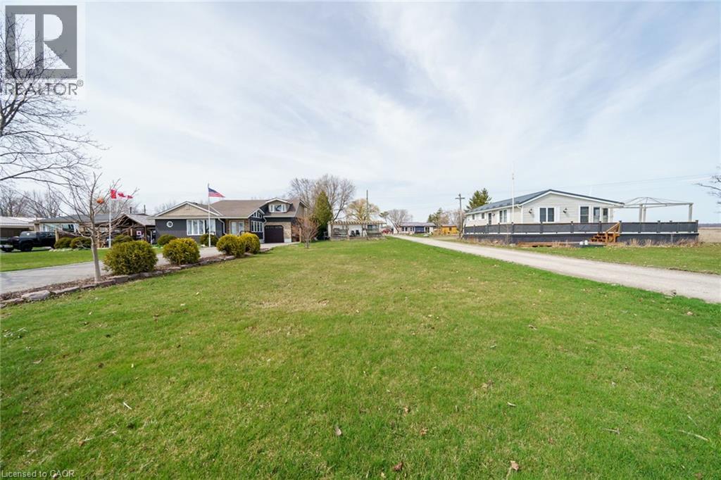 Photo 4 of 307 Lakeshore Road, Selkirk ON