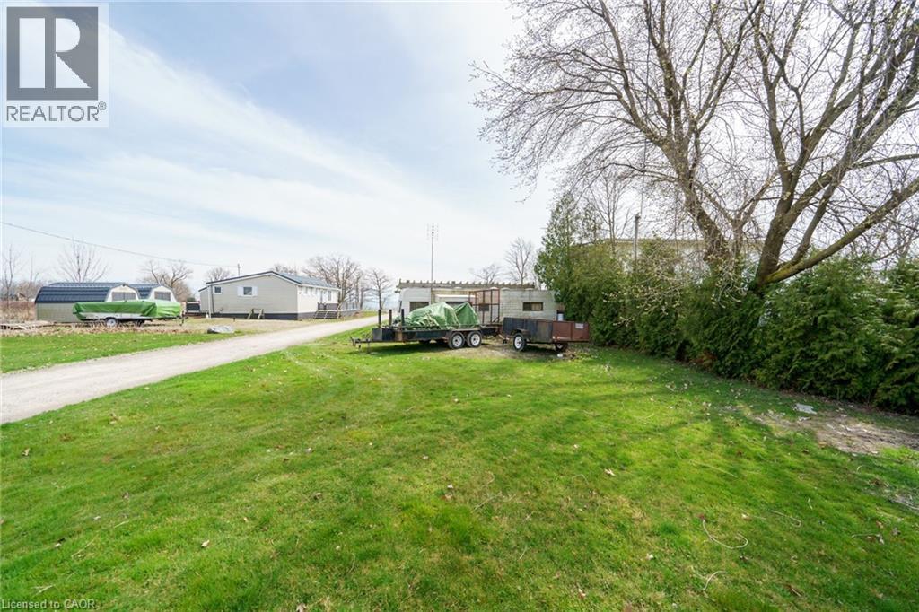 Photo 2 of 307 Lakeshore Road, Selkirk ON