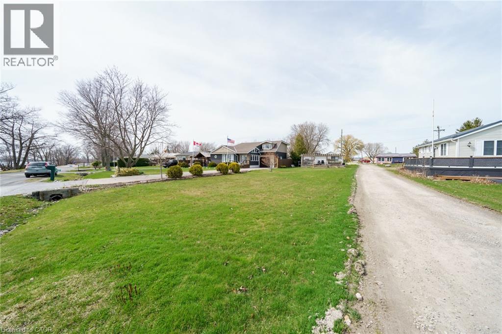 Photo 23 of 307 Lakeshore Road, Selkirk ON