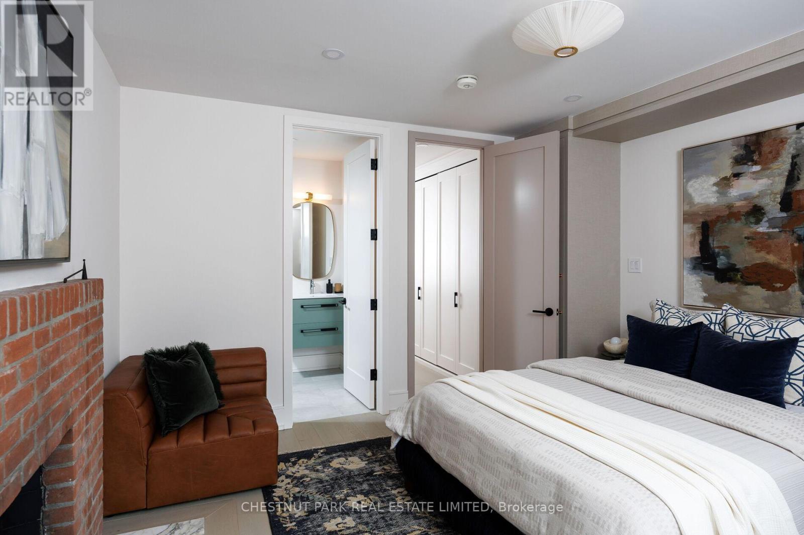 Photo 8 of 497 Brunswick Avenue, Toronto ON