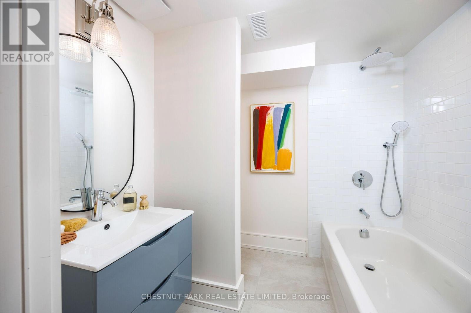Photo 6 of 497 Brunswick Avenue, Toronto ON