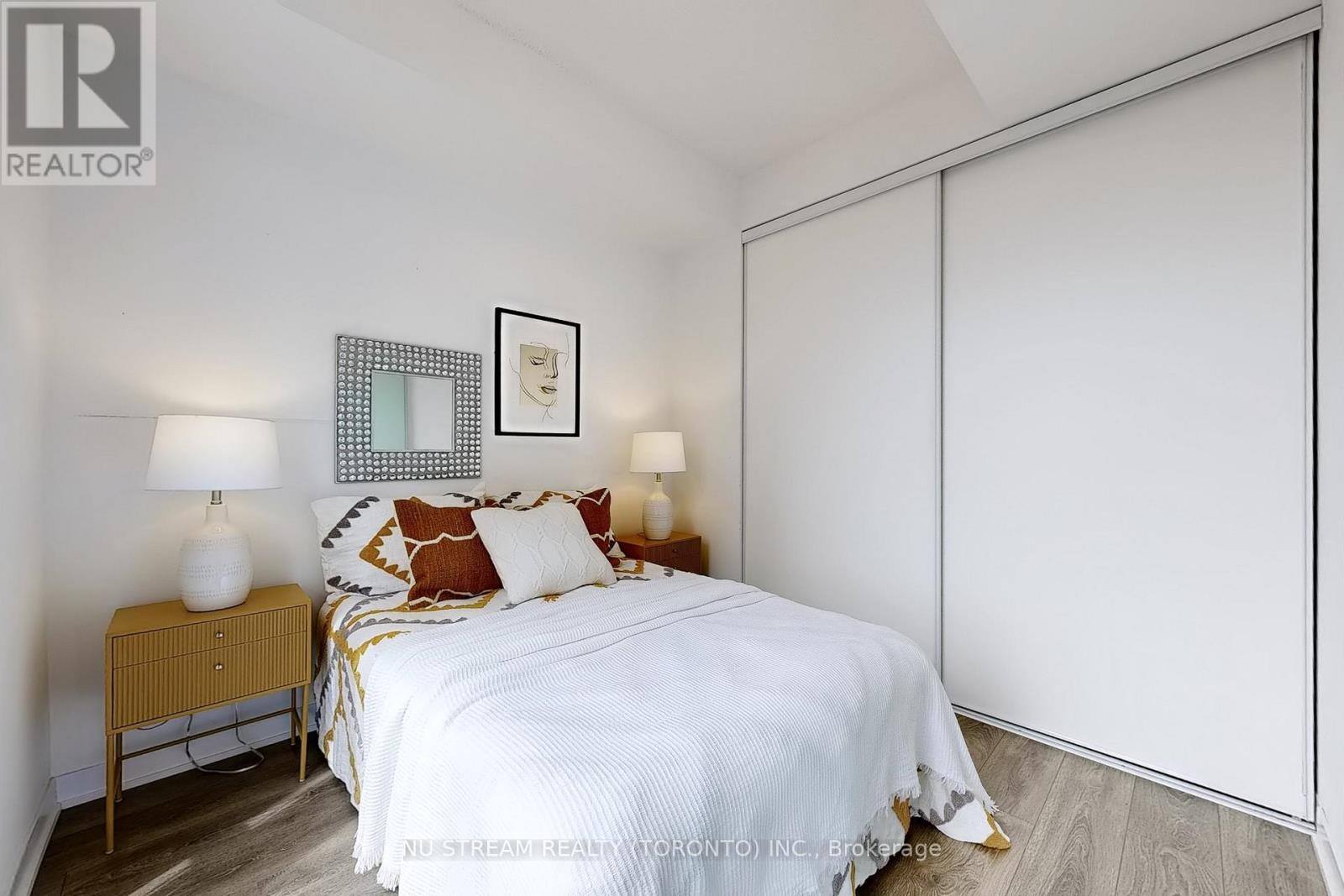 Photo 1 of 2302 87 Peter Street, Toronto ON