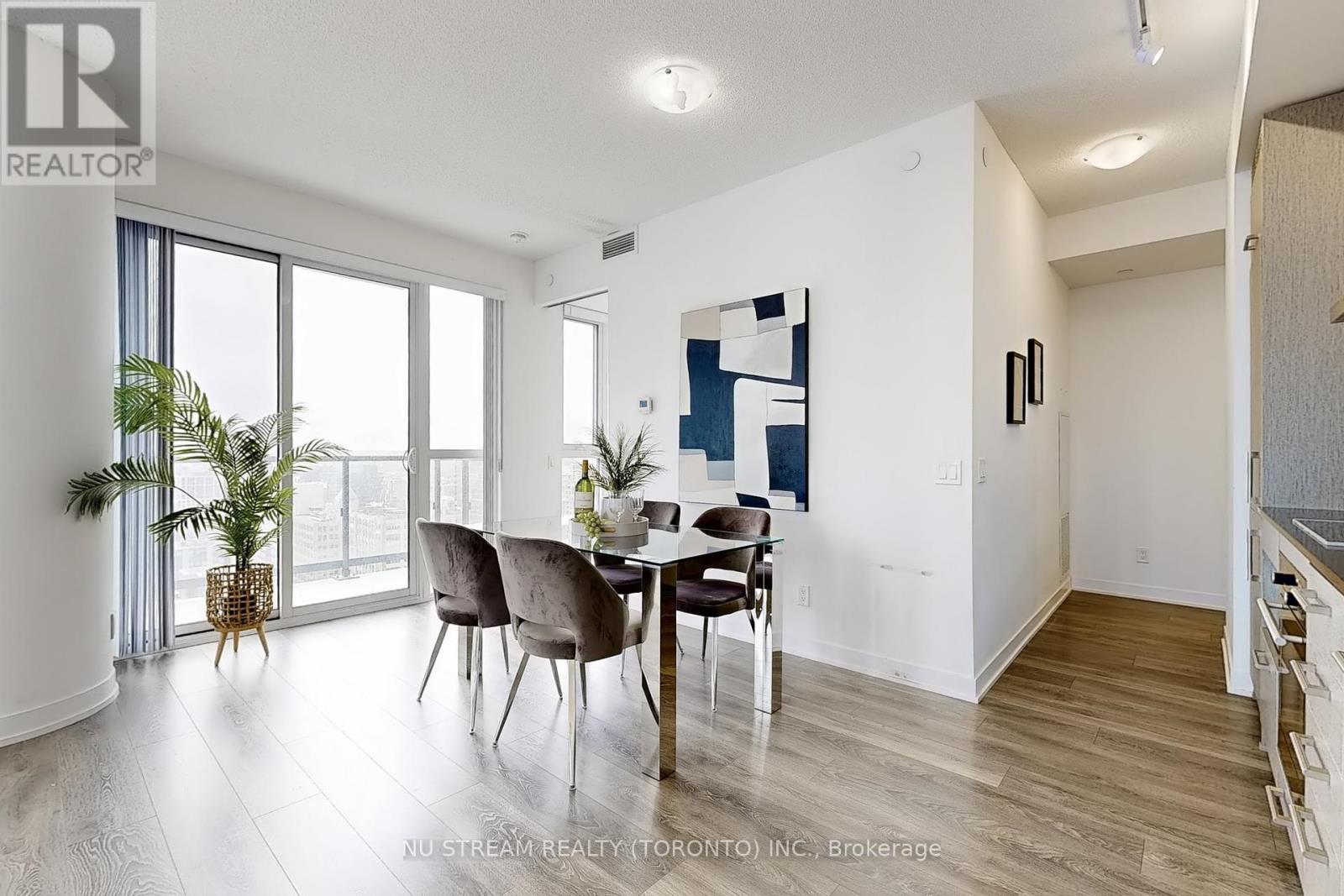 Photo 14 of 2302 87 Peter Street, Toronto ON