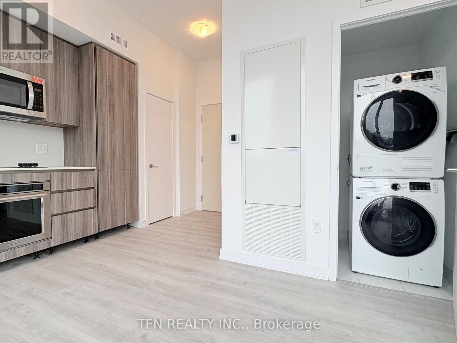 Photo 2 of 1205 15 Richardson Street, Toronto ON