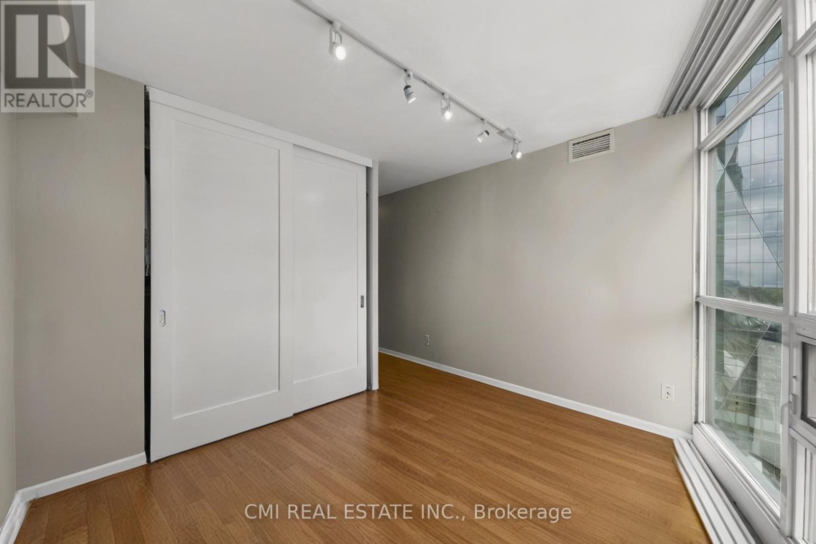 Photo 8 of 2603 18 Yonge Street, Toronto ON