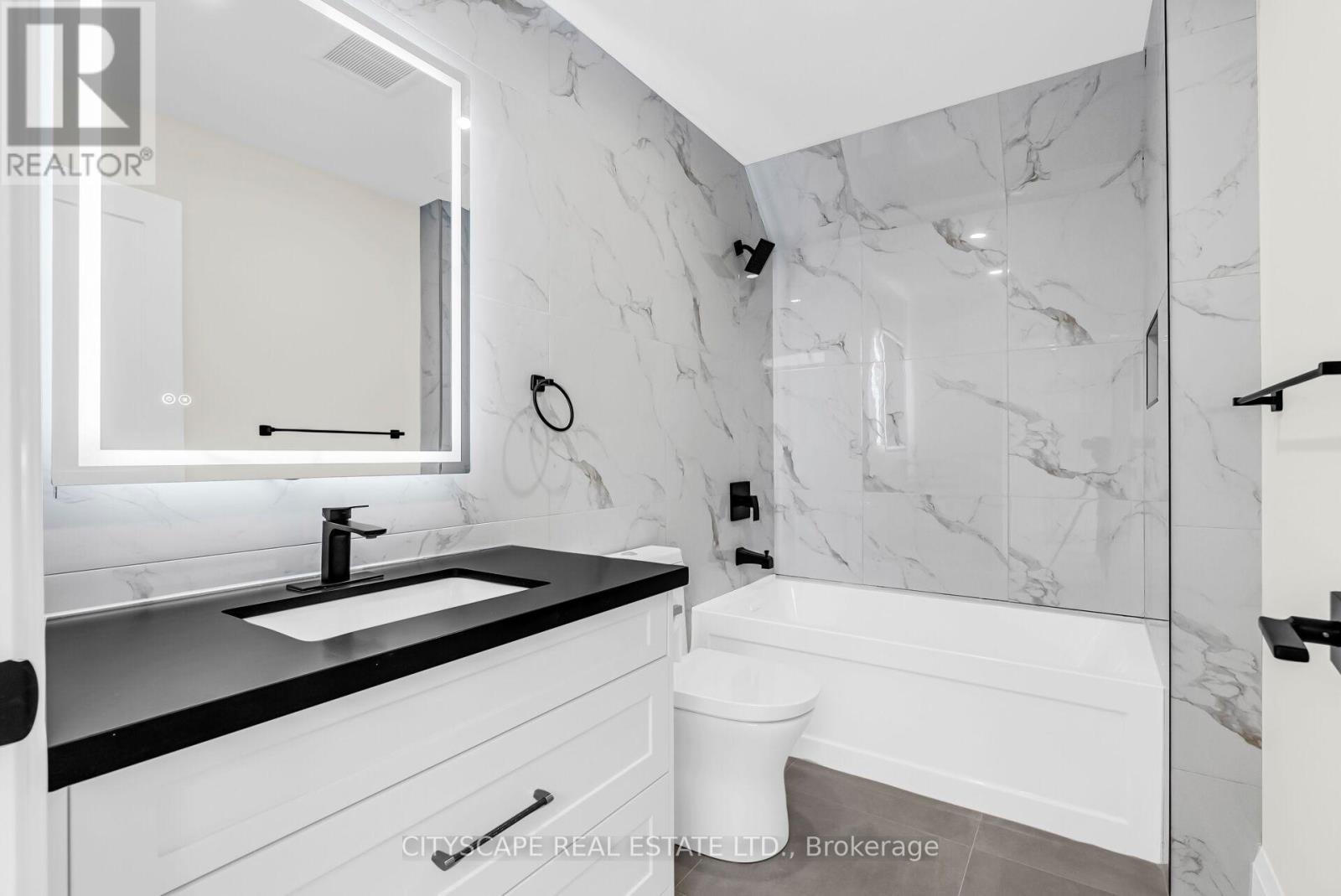 Photo 36 of 140 Hillmount Avenue, Toronto ON