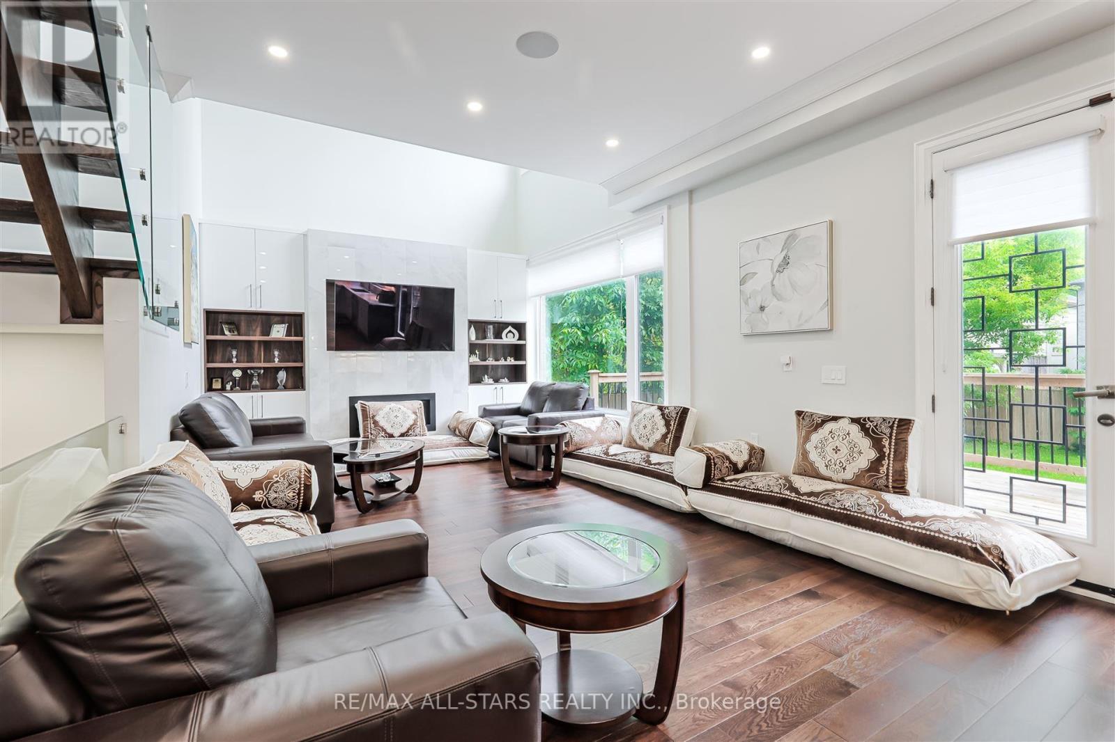 Photo 40 of 50 Eastville Avenue, Toronto ON