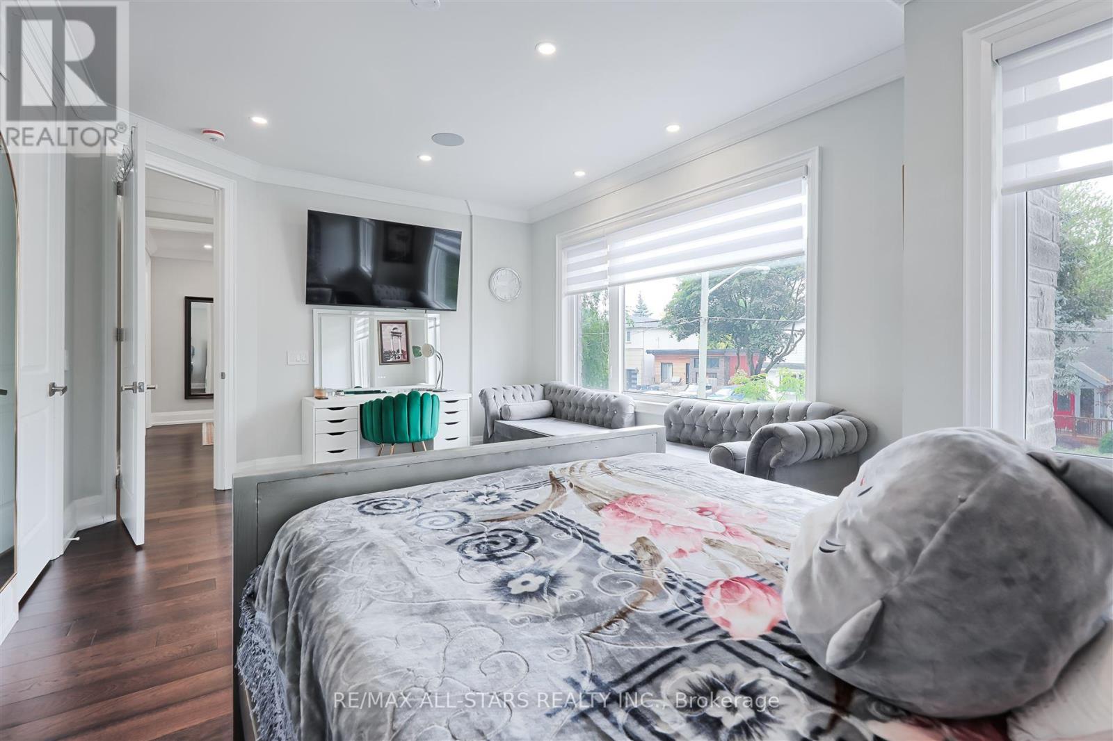 Photo 46 of 50 Eastville Avenue, Toronto ON