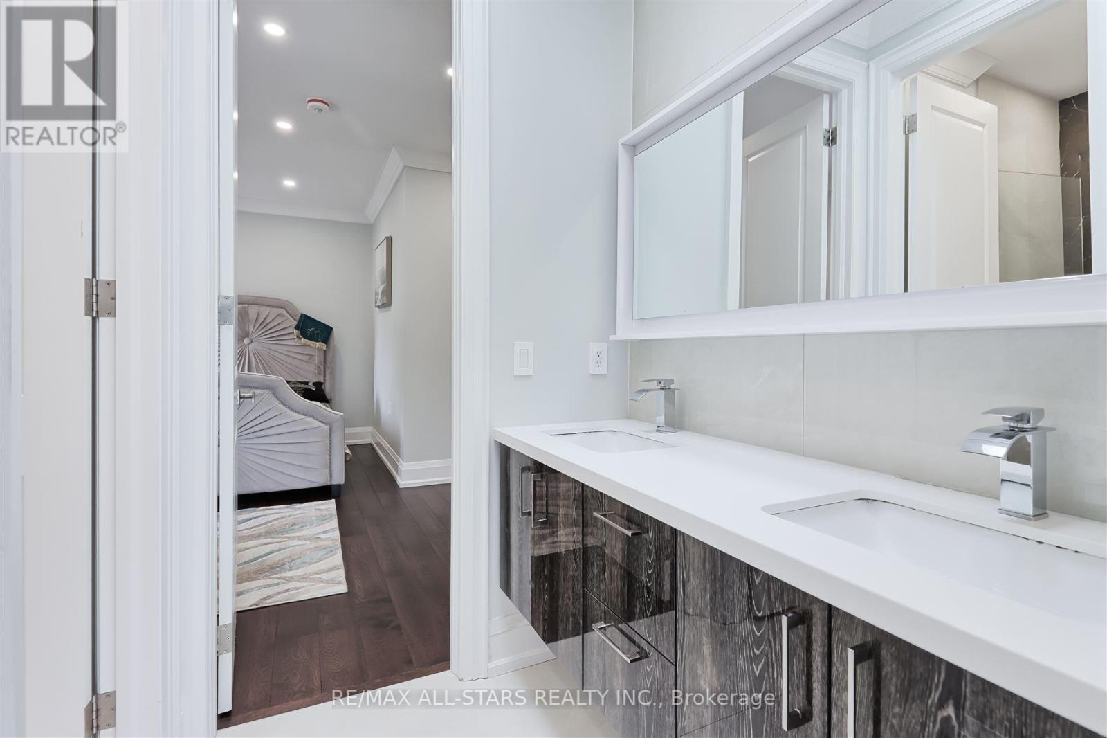 Photo 47 of 50 Eastville Avenue, Toronto ON