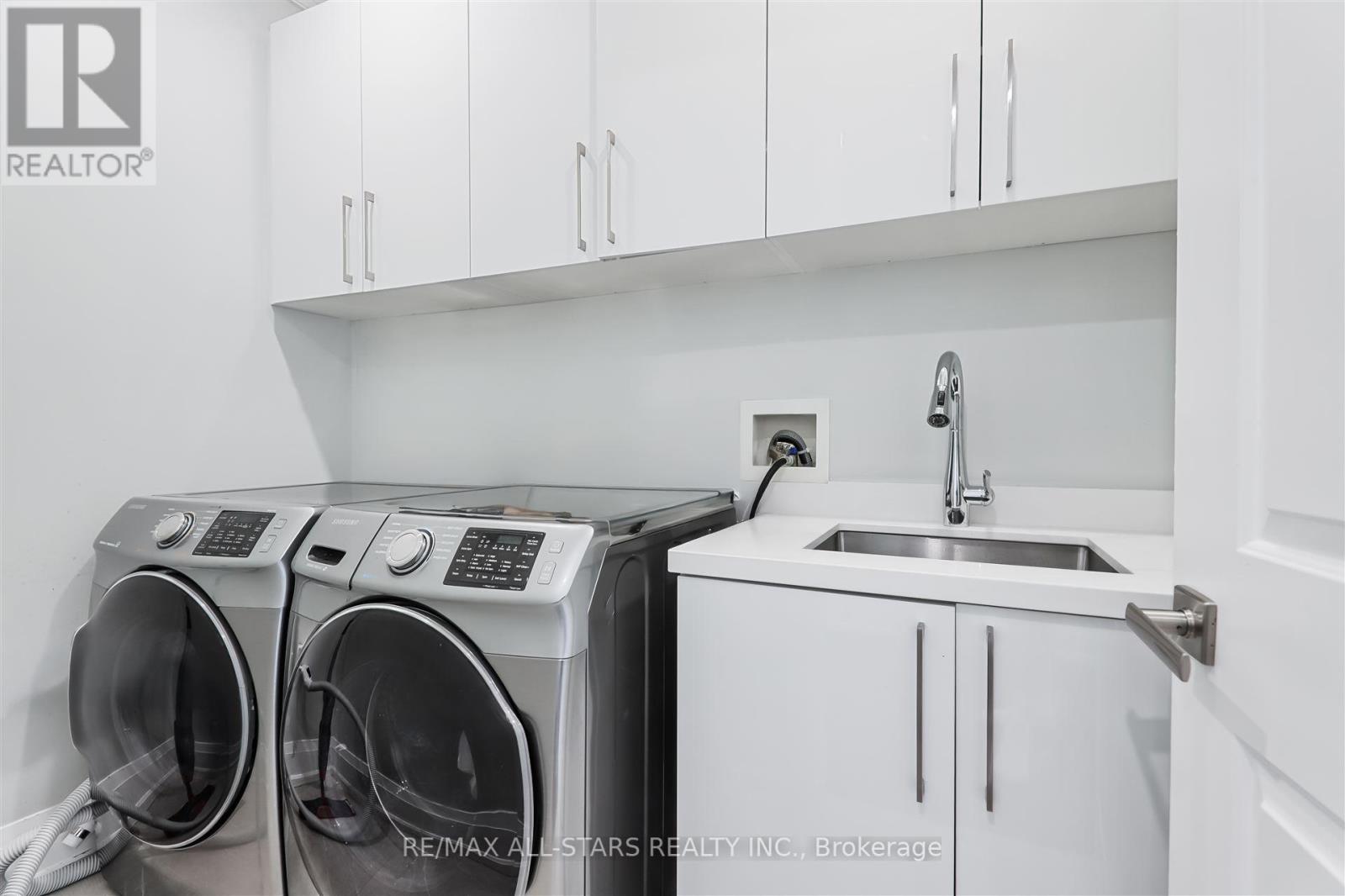 Photo 2 of 50 Eastville Avenue, Toronto ON