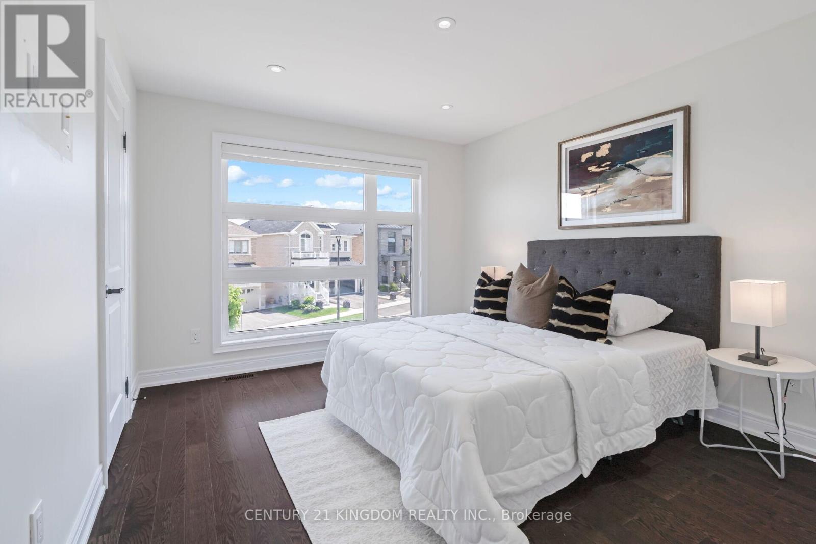 Photo 31 of 1219 Cactus Crescent, Pickering ON