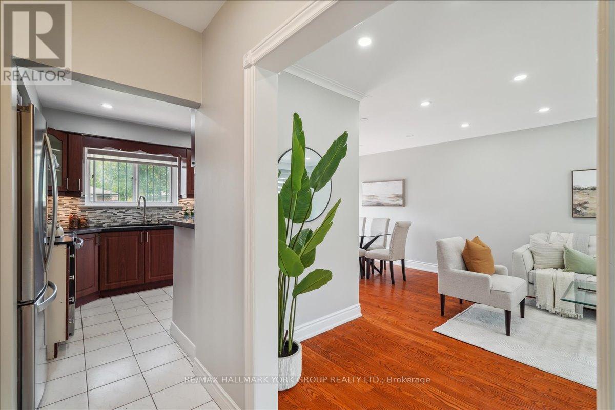 Photo 4 of 20 Abbeville Road, Toronto ON