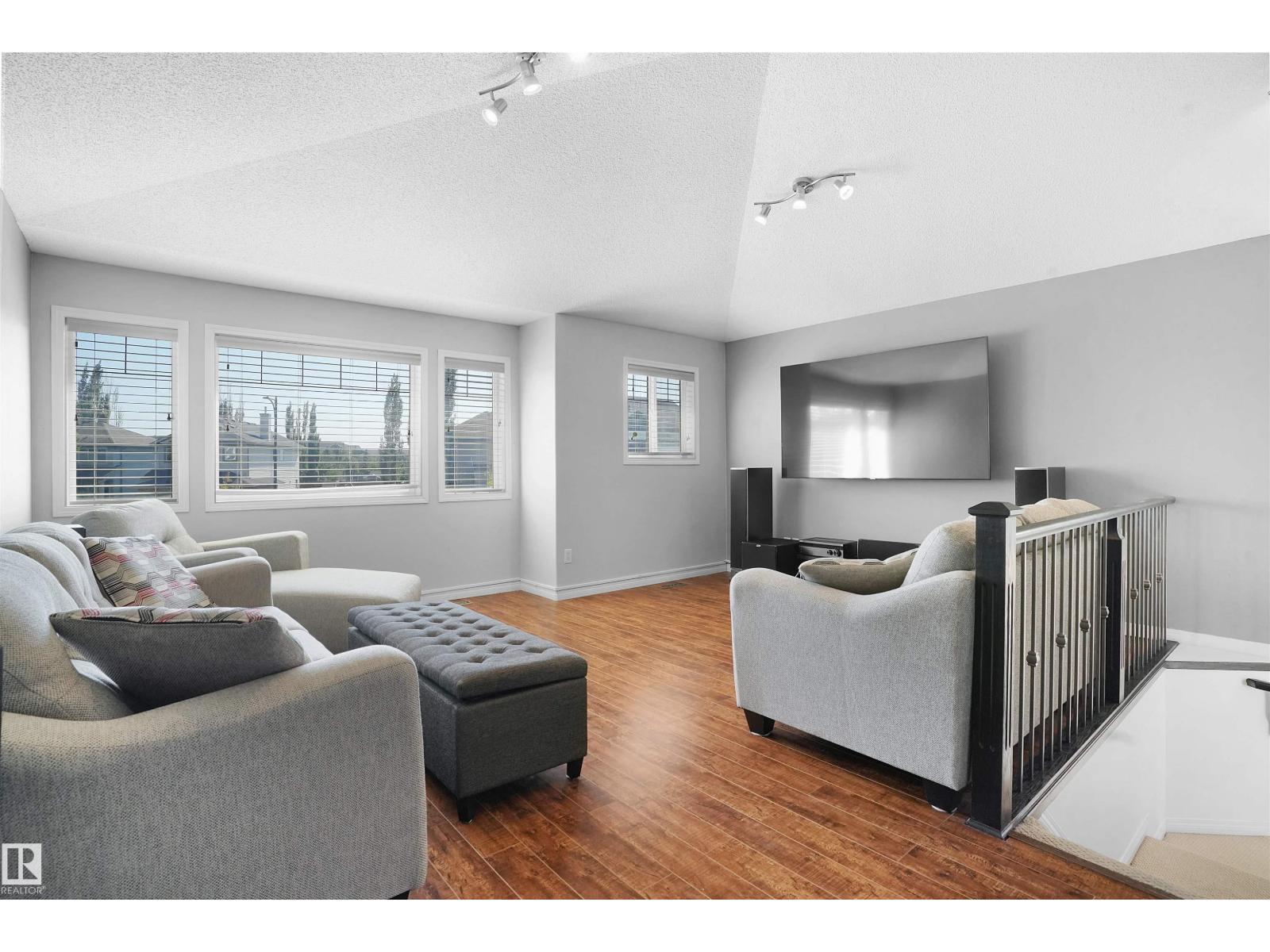 Photo 3 of 8378 Shaske Cr Nw, Edmonton AB