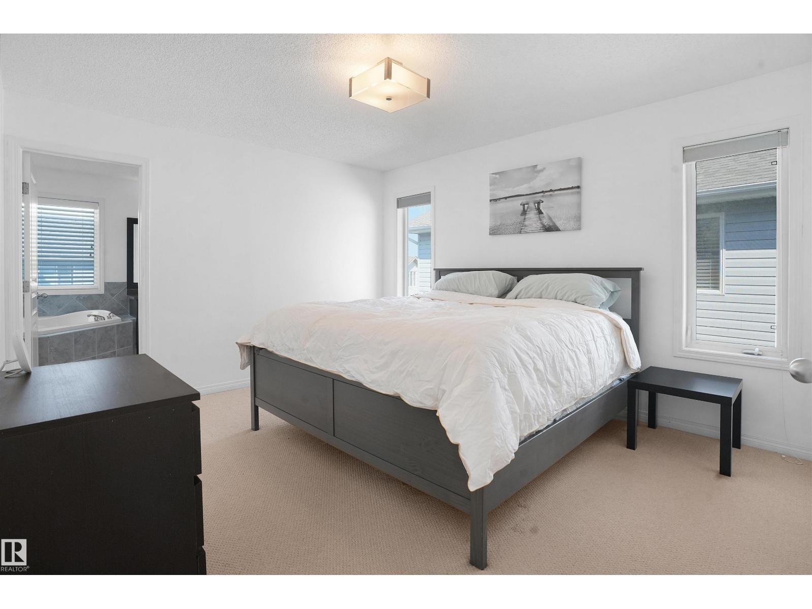 Photo 19 of 8378 Shaske Cr Nw, Edmonton AB