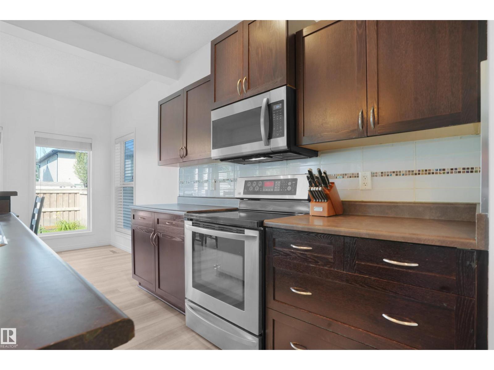 Photo 5 of 8378 Shaske Cr Nw, Edmonton AB