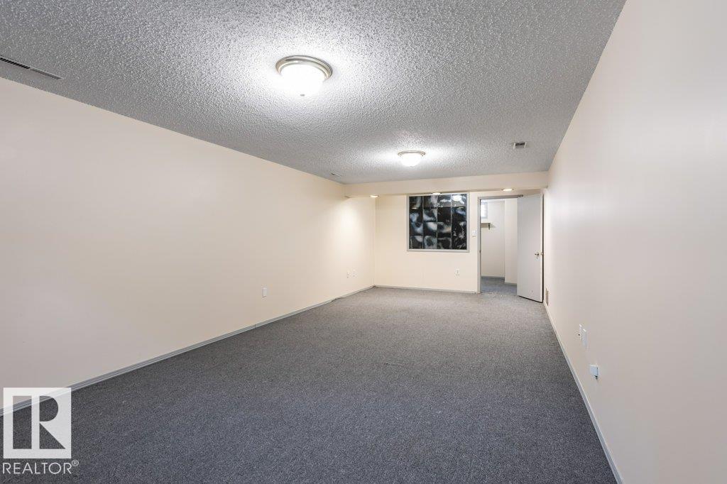 Photo 21 of 13 Granite Av, St Albert AB