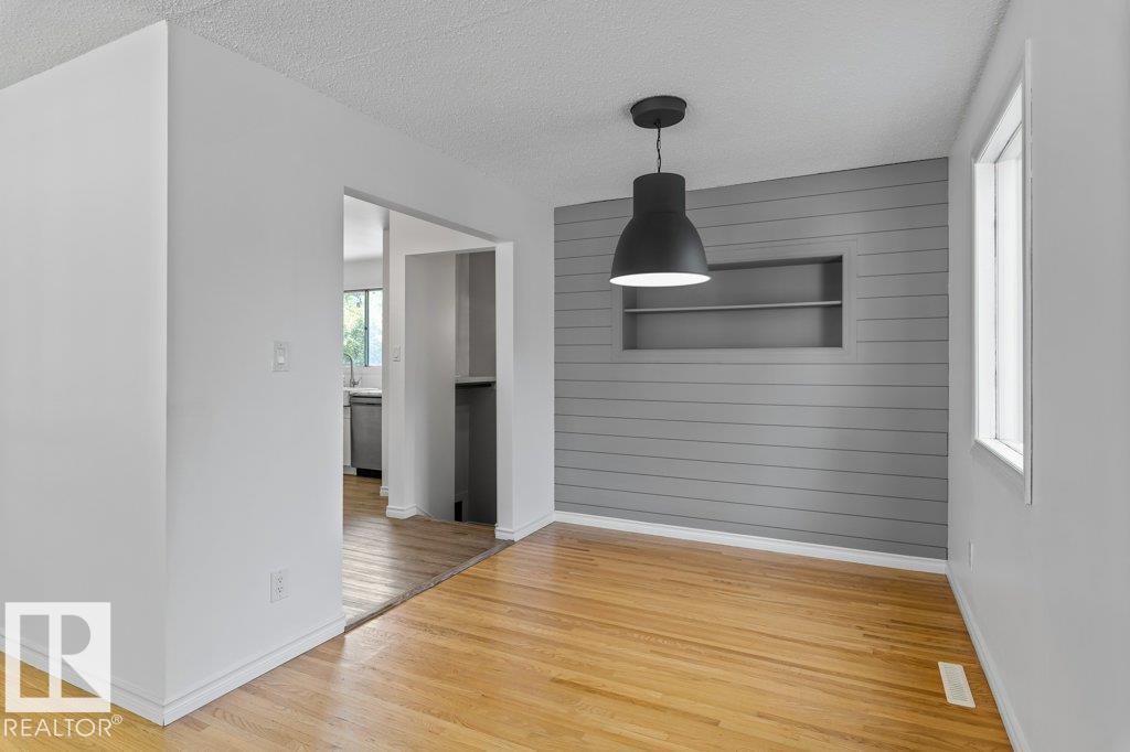 Photo 8 of 13 Granite Av, St Albert AB