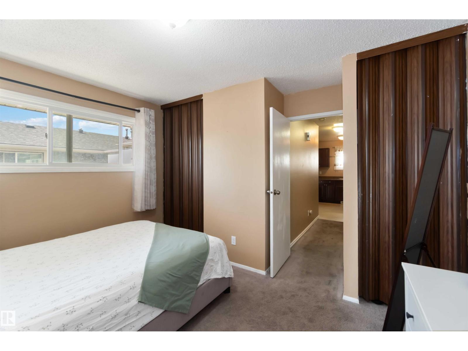 Photo 19 of 546 Willow Co Nw, Edmonton AB