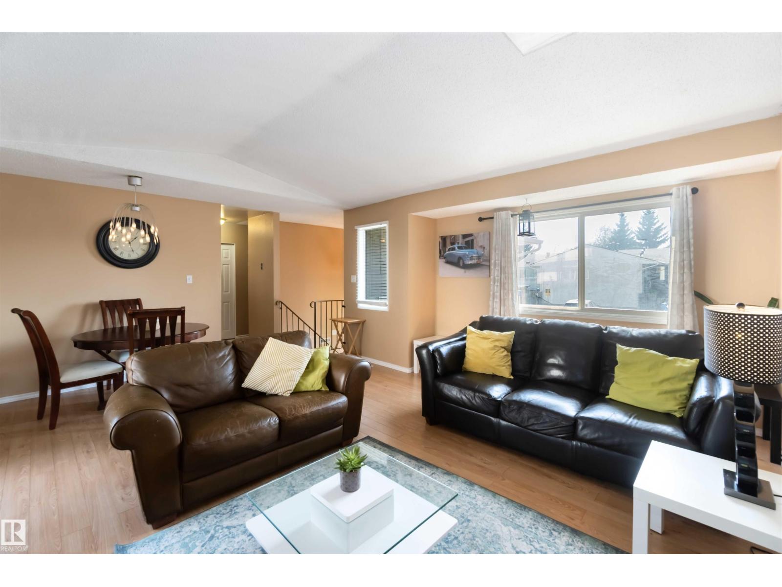 Photo 1 of 546 Willow Co Nw, Edmonton AB