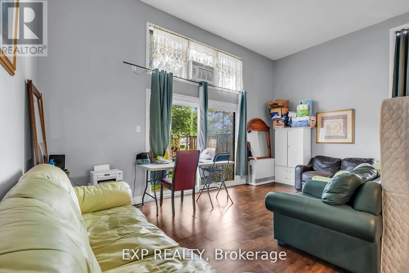 Photo 13 of 35 Mccallum Court, Brampton ON