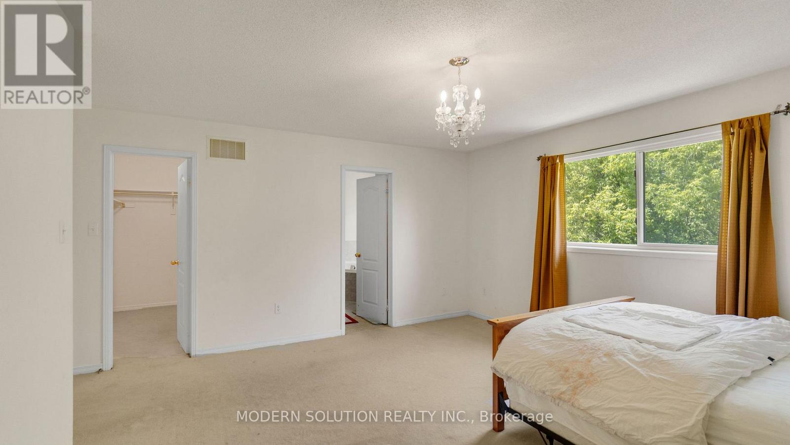 Photo 15 of 86 Lebovic Drive, Richmond Hill ON