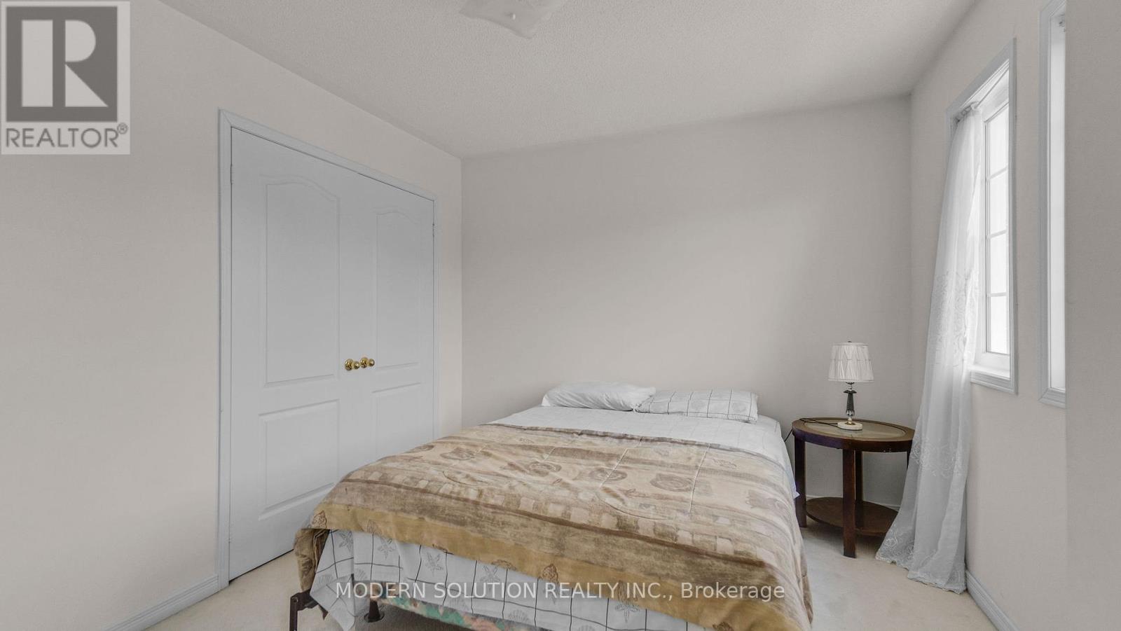 Photo 7 of 86 Lebovic Drive, Richmond Hill ON