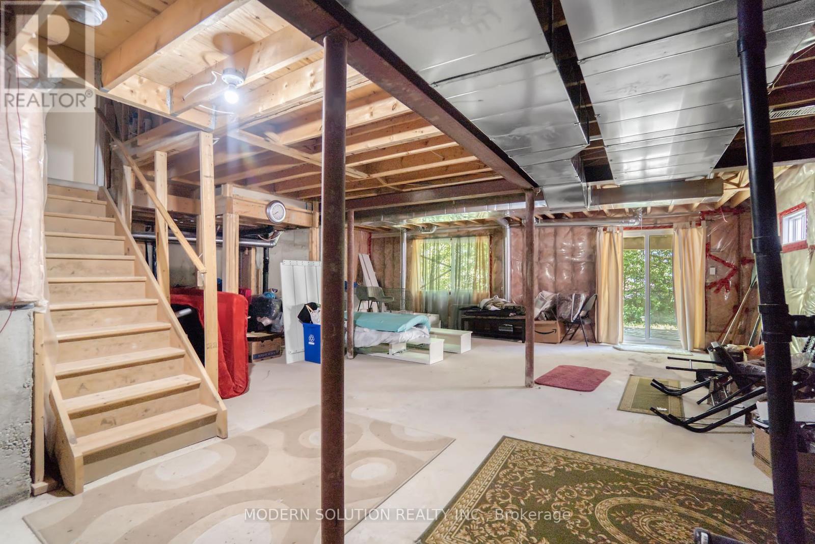 Photo 4 of 86 Lebovic Drive, Richmond Hill ON