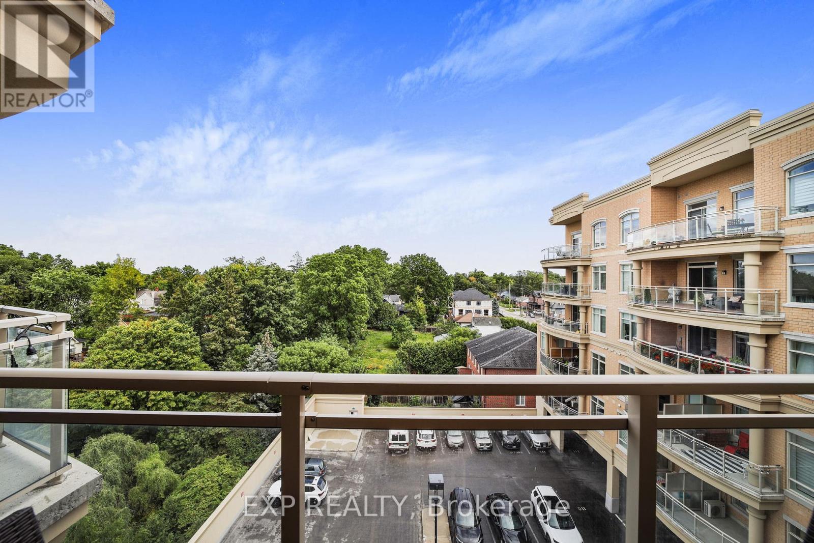 Photo 13 of 602 A 15277 Yonge Street, Aurora ON