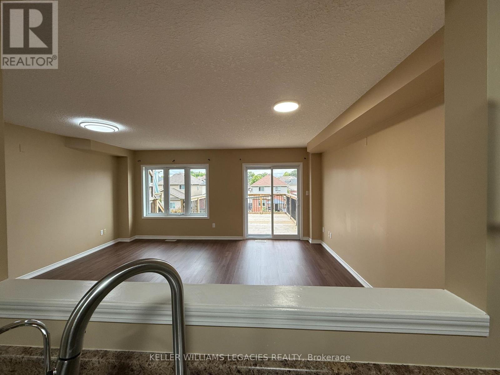 Photo 18 of 933 Zeller Crescent, Kitchener ON