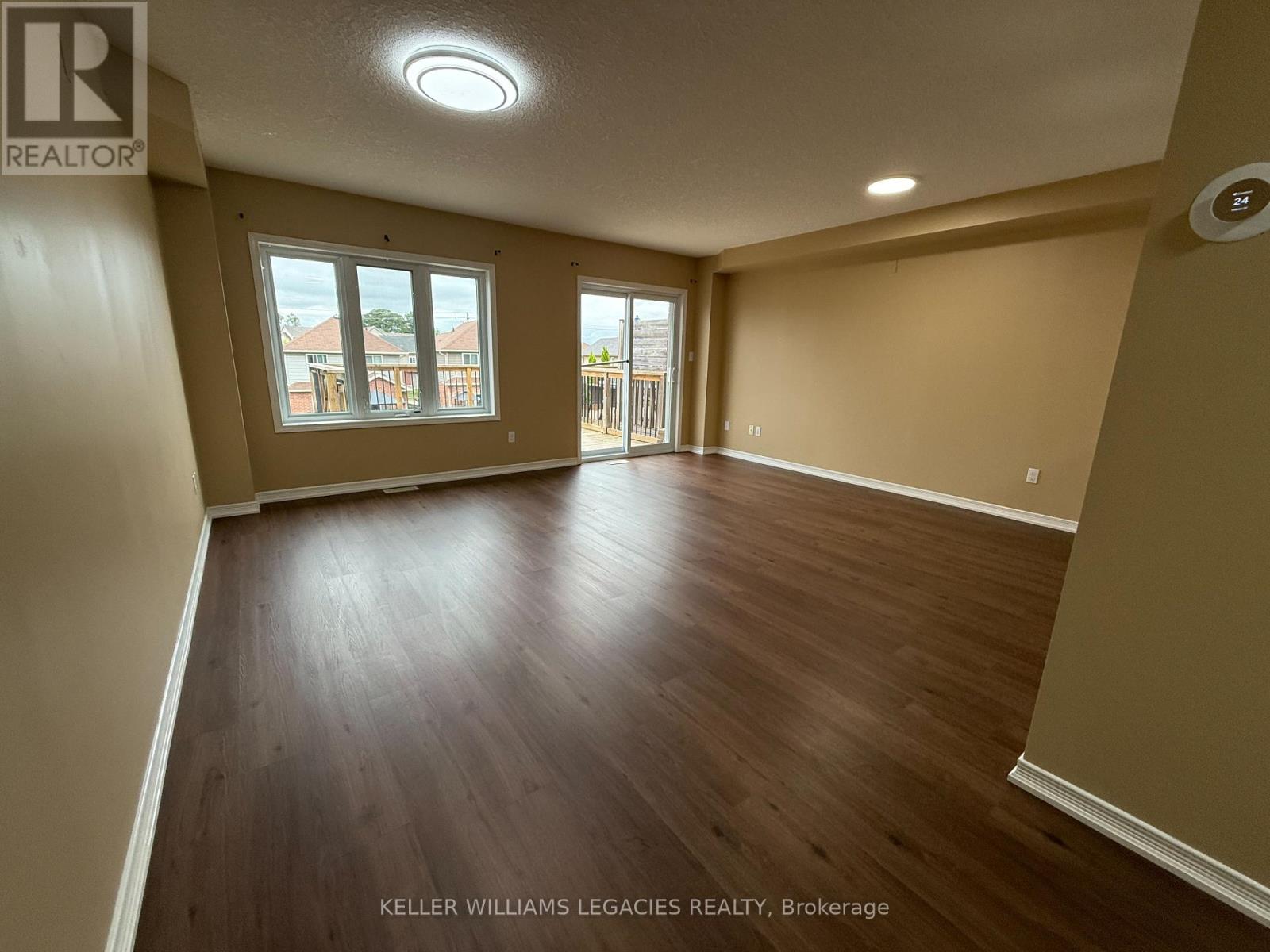 Photo 7 of 933 Zeller Crescent, Kitchener ON