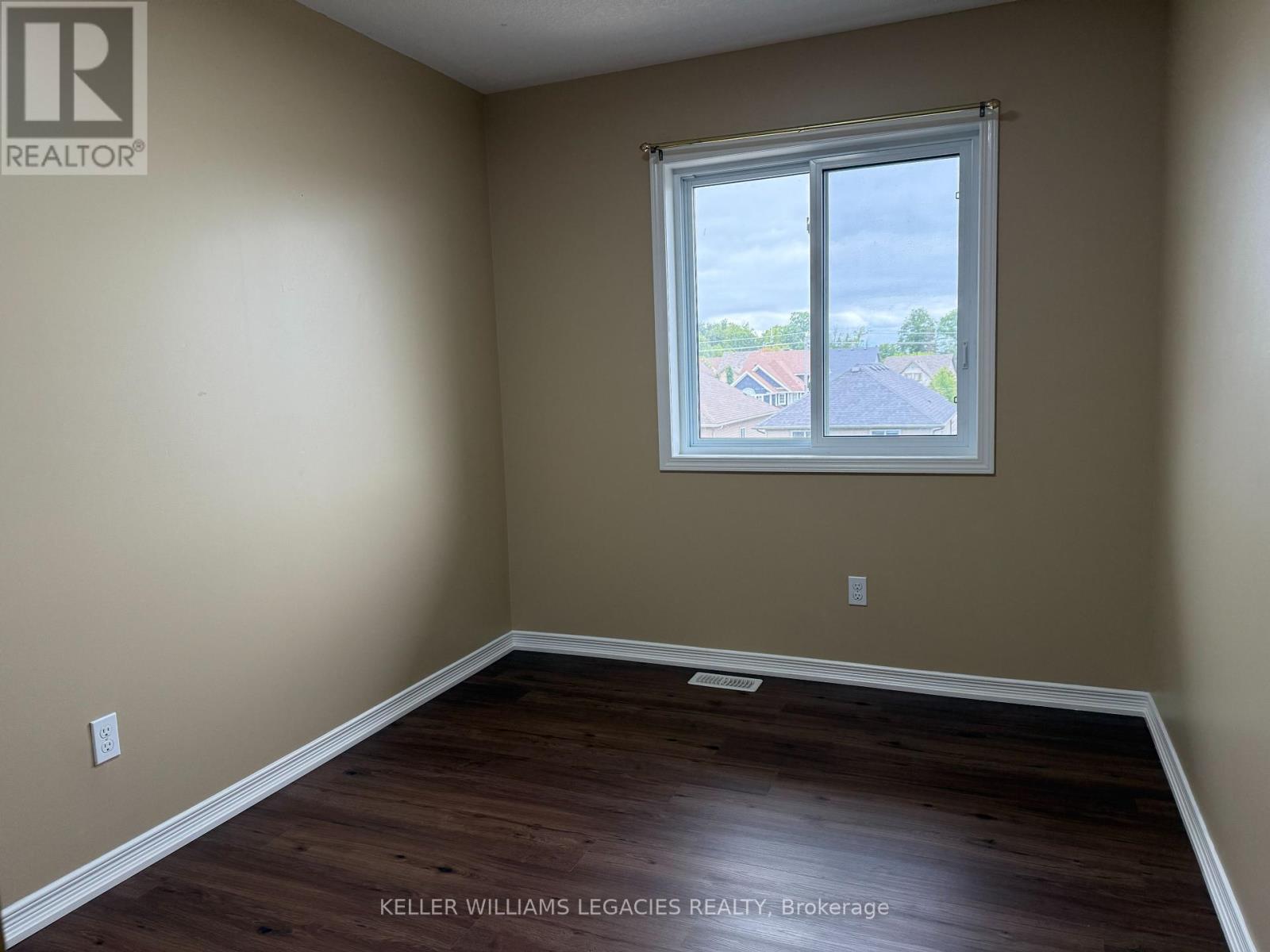 Photo 20 of 933 Zeller Crescent, Kitchener ON