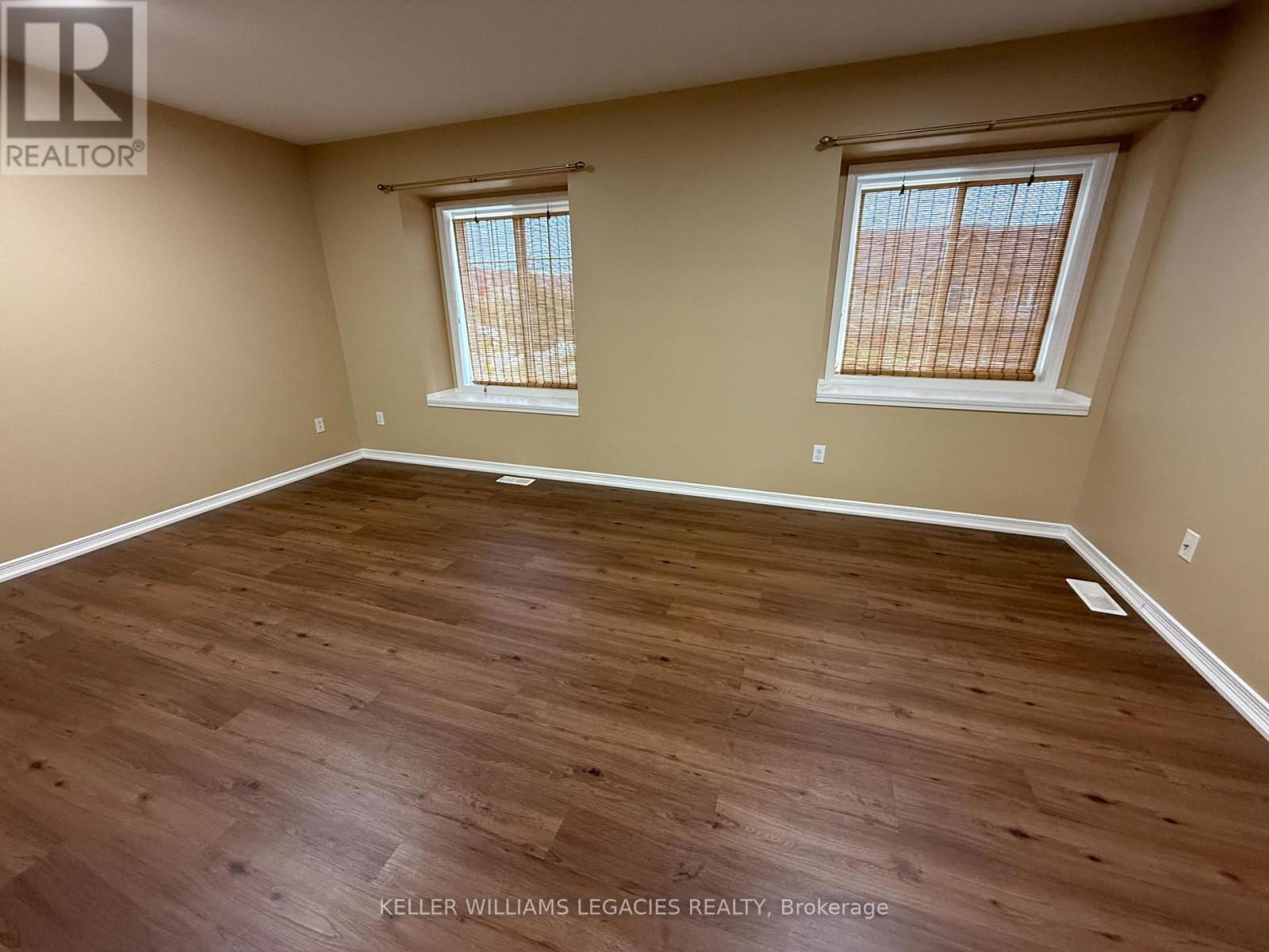 Photo 19 of 933 Zeller Crescent, Kitchener ON