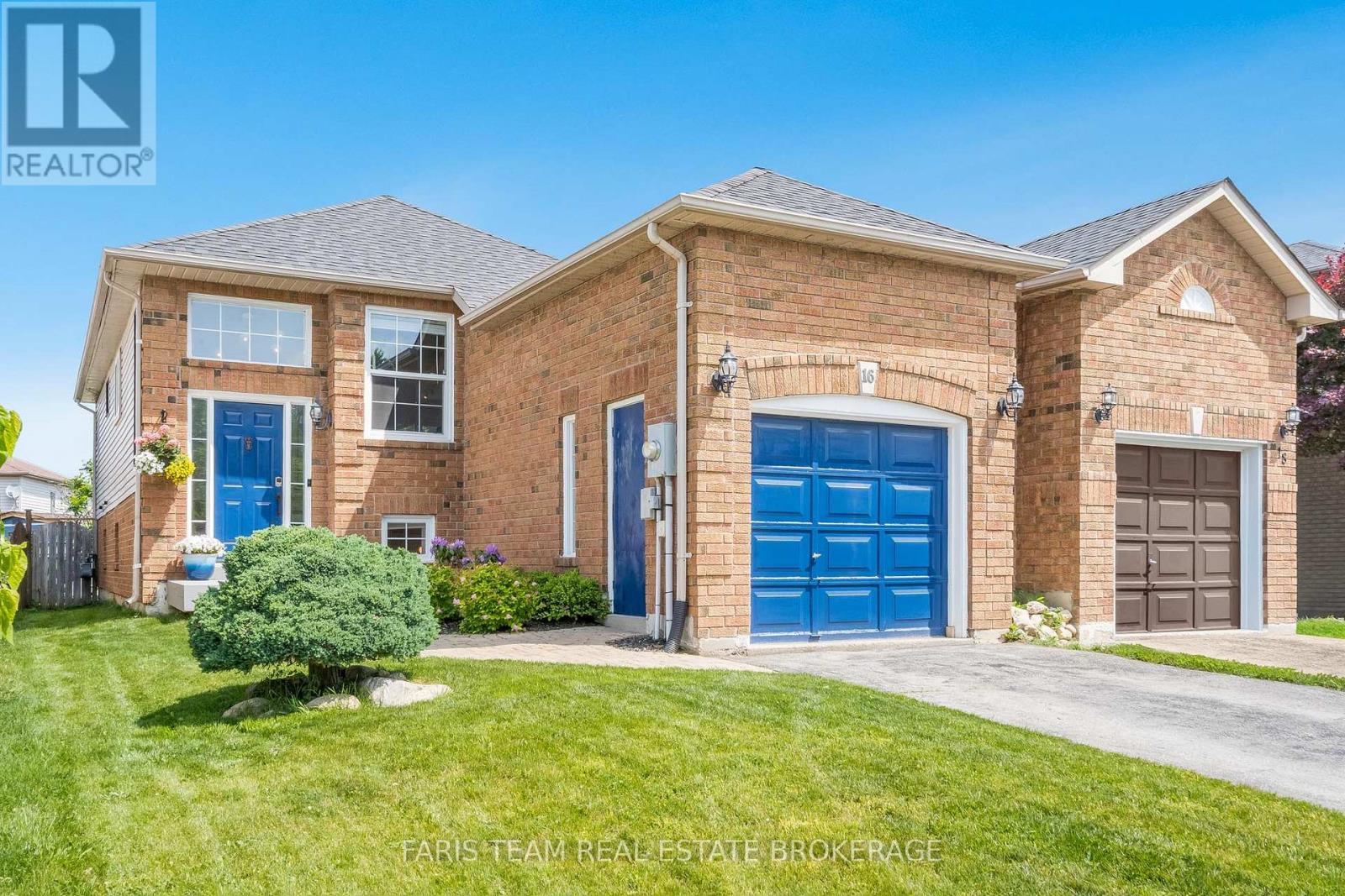 Photo 24 of 16 Athabaska Road, Barrie ON
