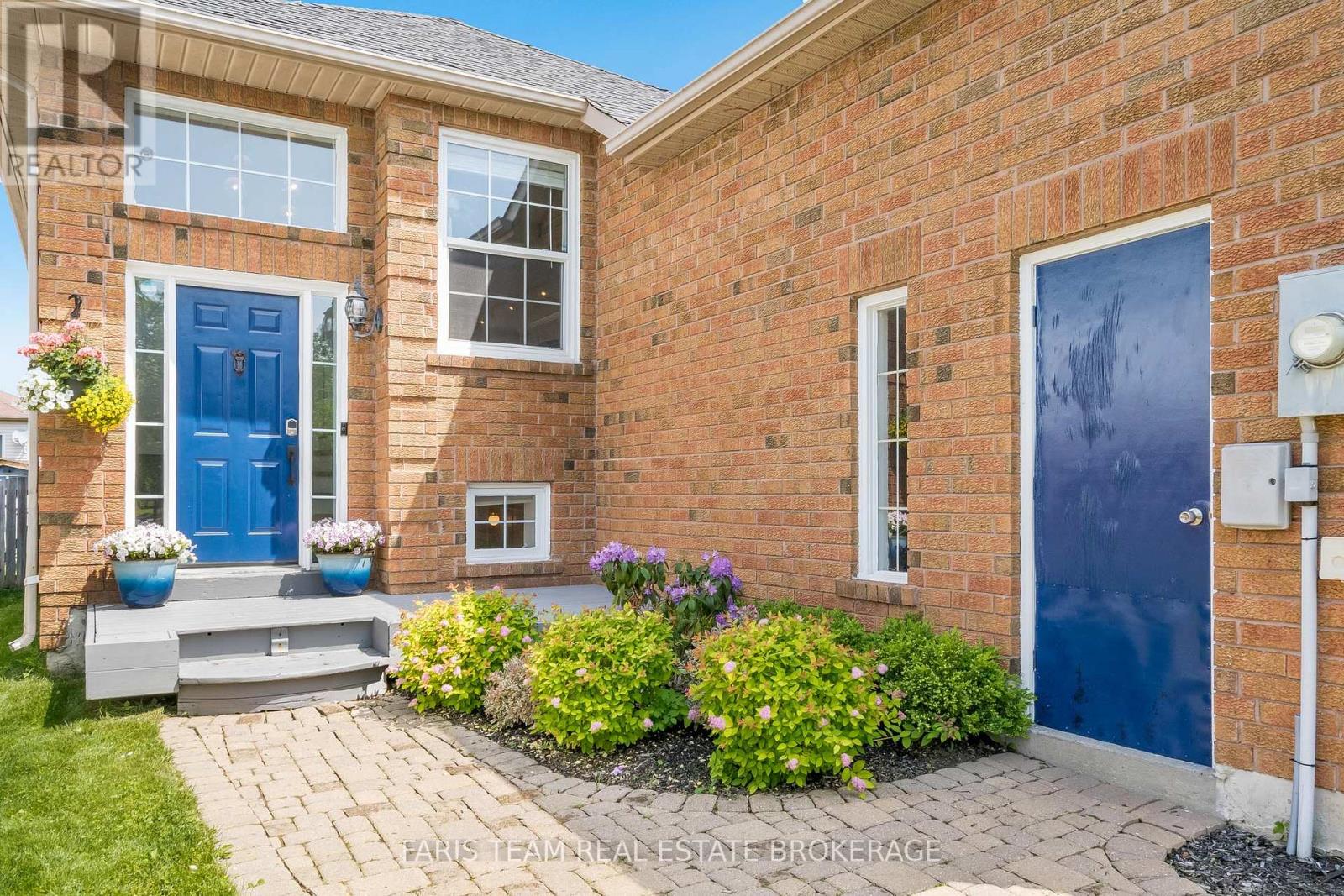 Photo 29 of 16 Athabaska Road, Barrie ON