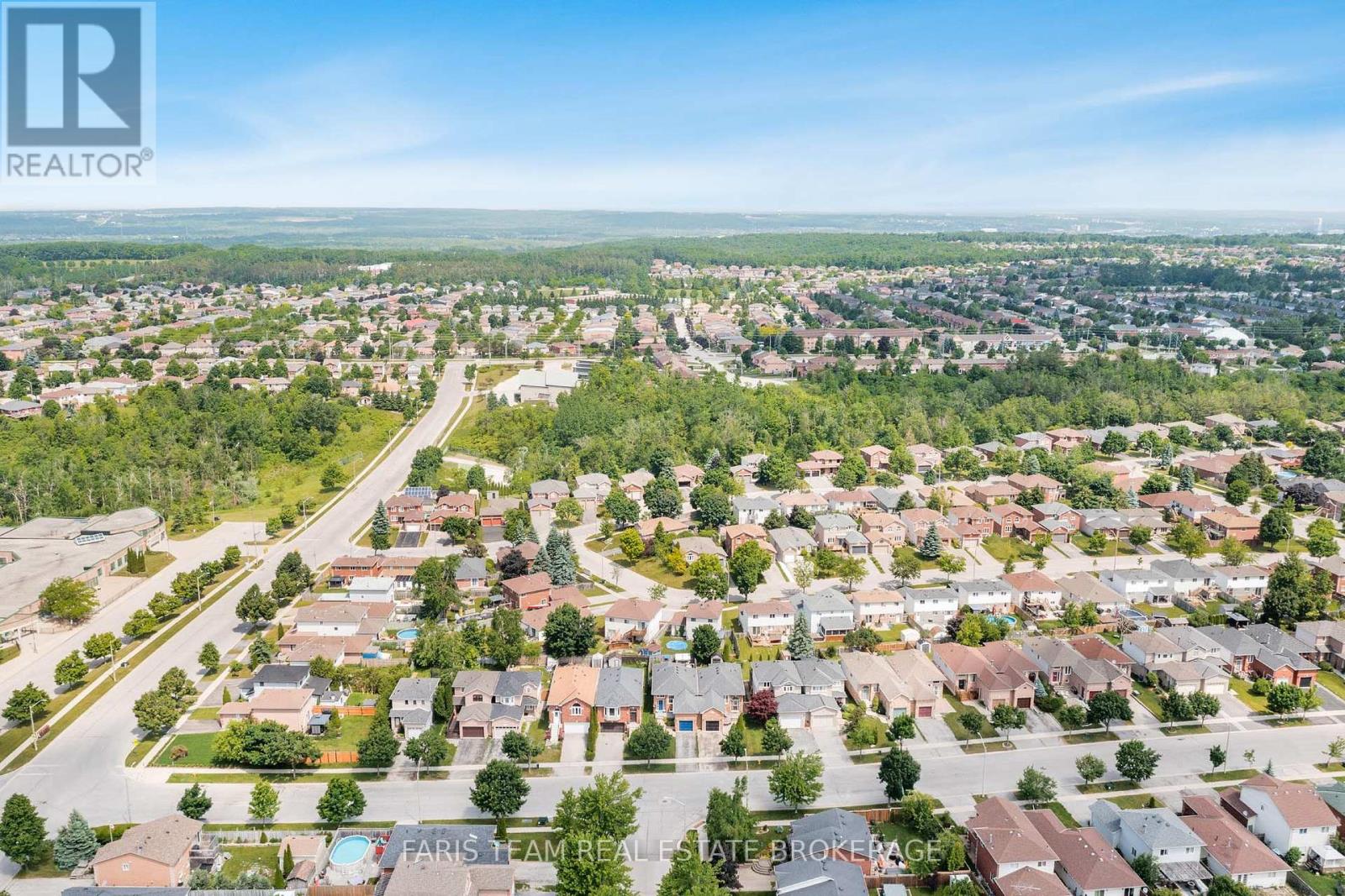 Photo 18 of 16 Athabaska Road, Barrie ON