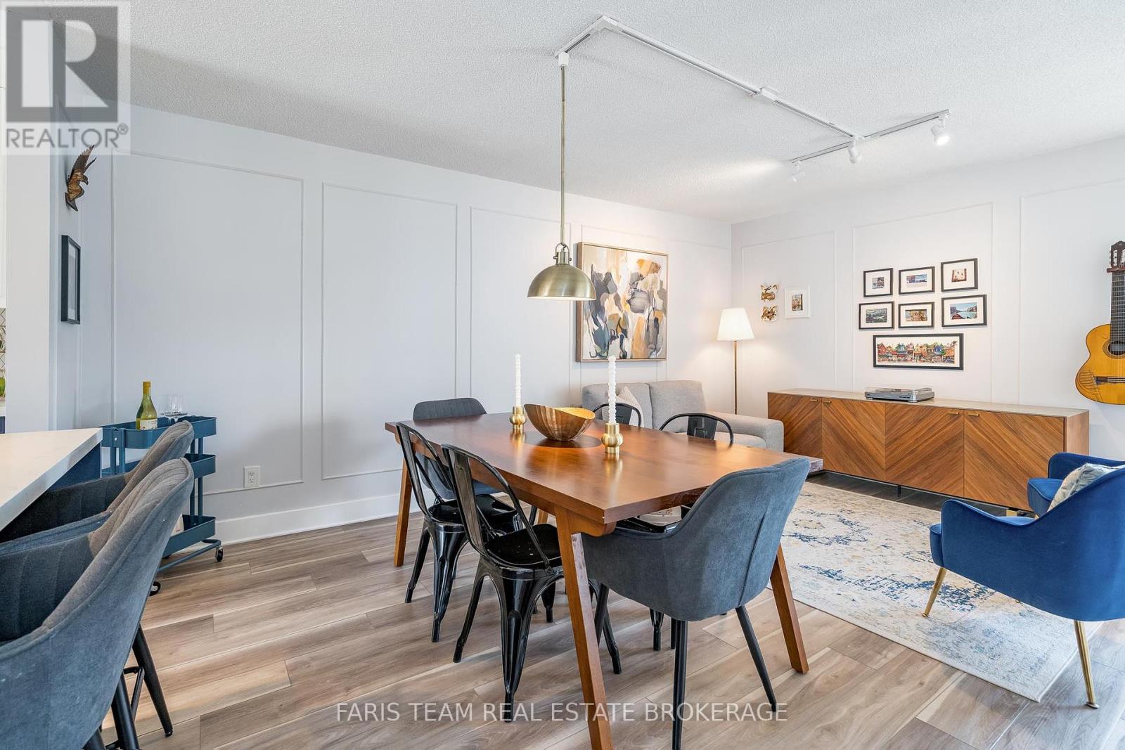 Photo 30 of 16 Athabaska Road, Barrie ON
