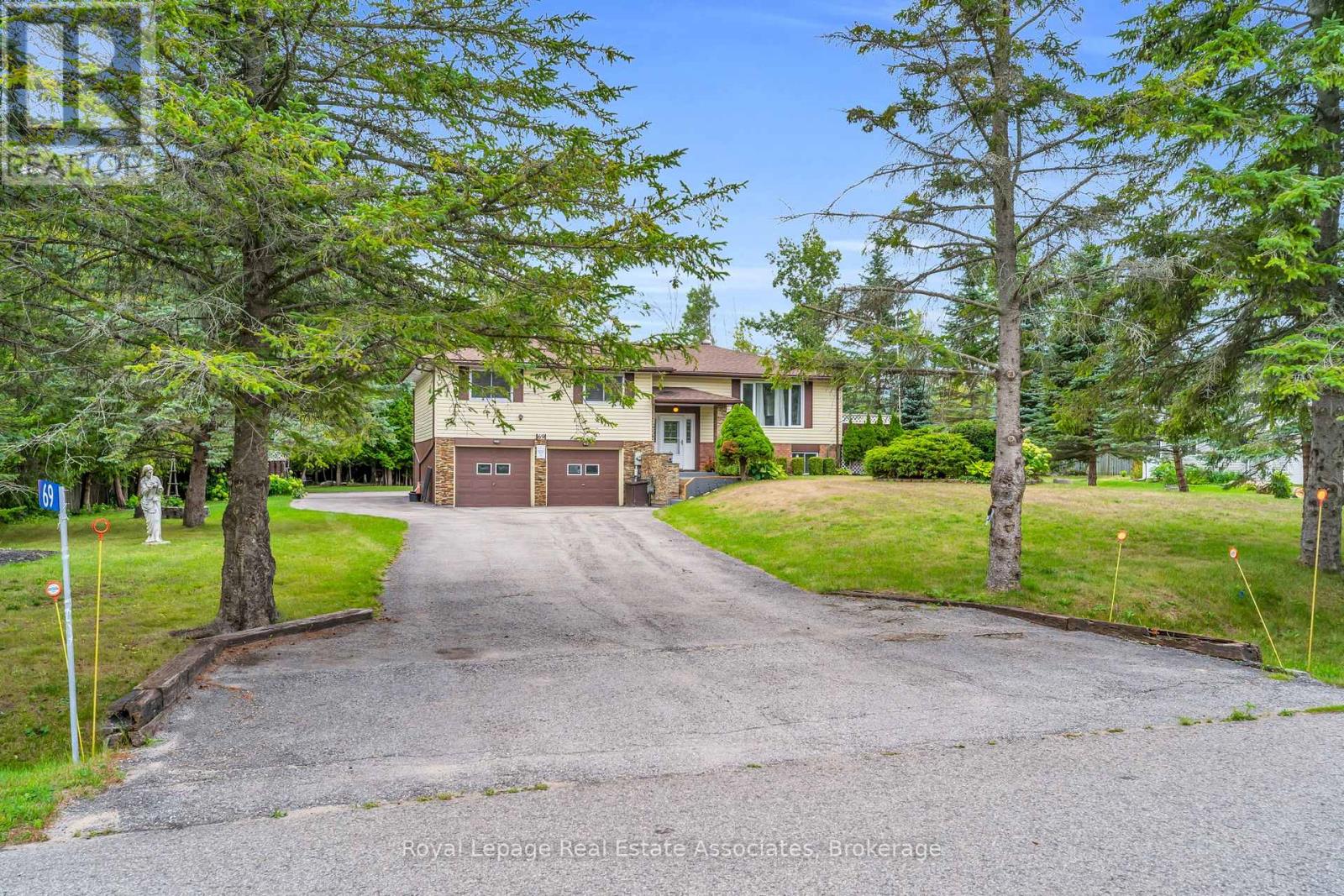 Photo 1 of 69 George Avenue, Wasaga Beach ON