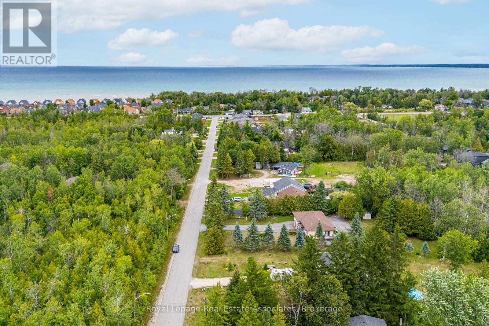 Photo 3 of 69 George Avenue, Wasaga Beach ON