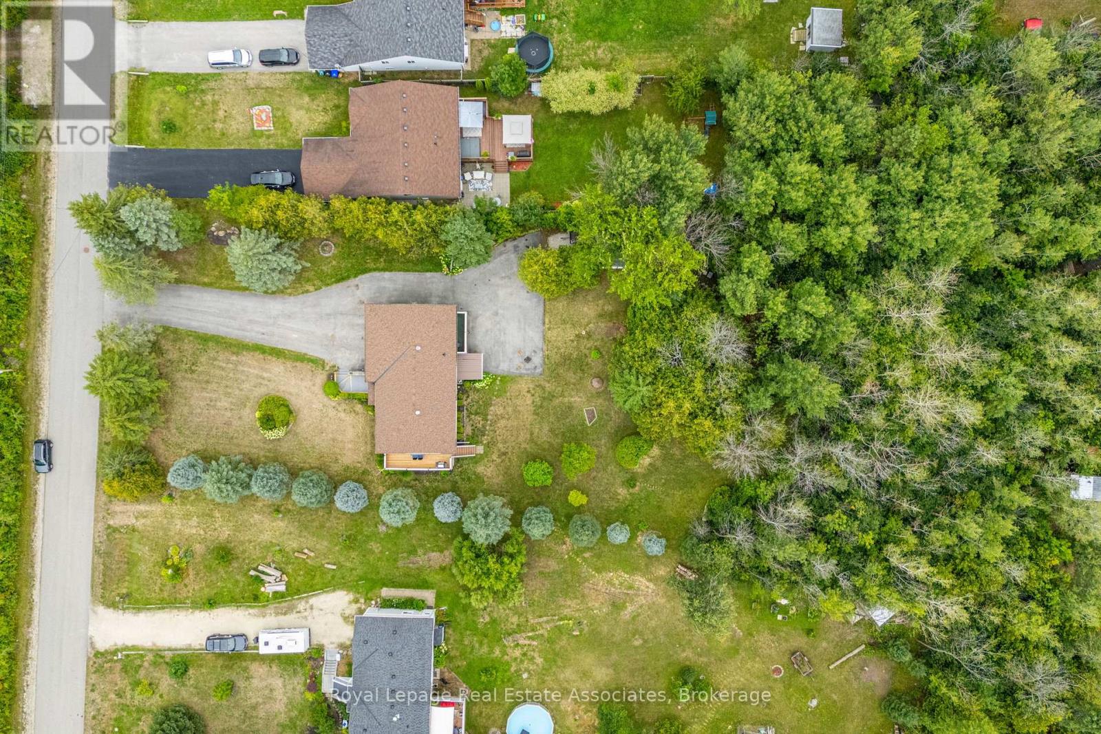 Photo 47 of 69 George Avenue, Wasaga Beach ON