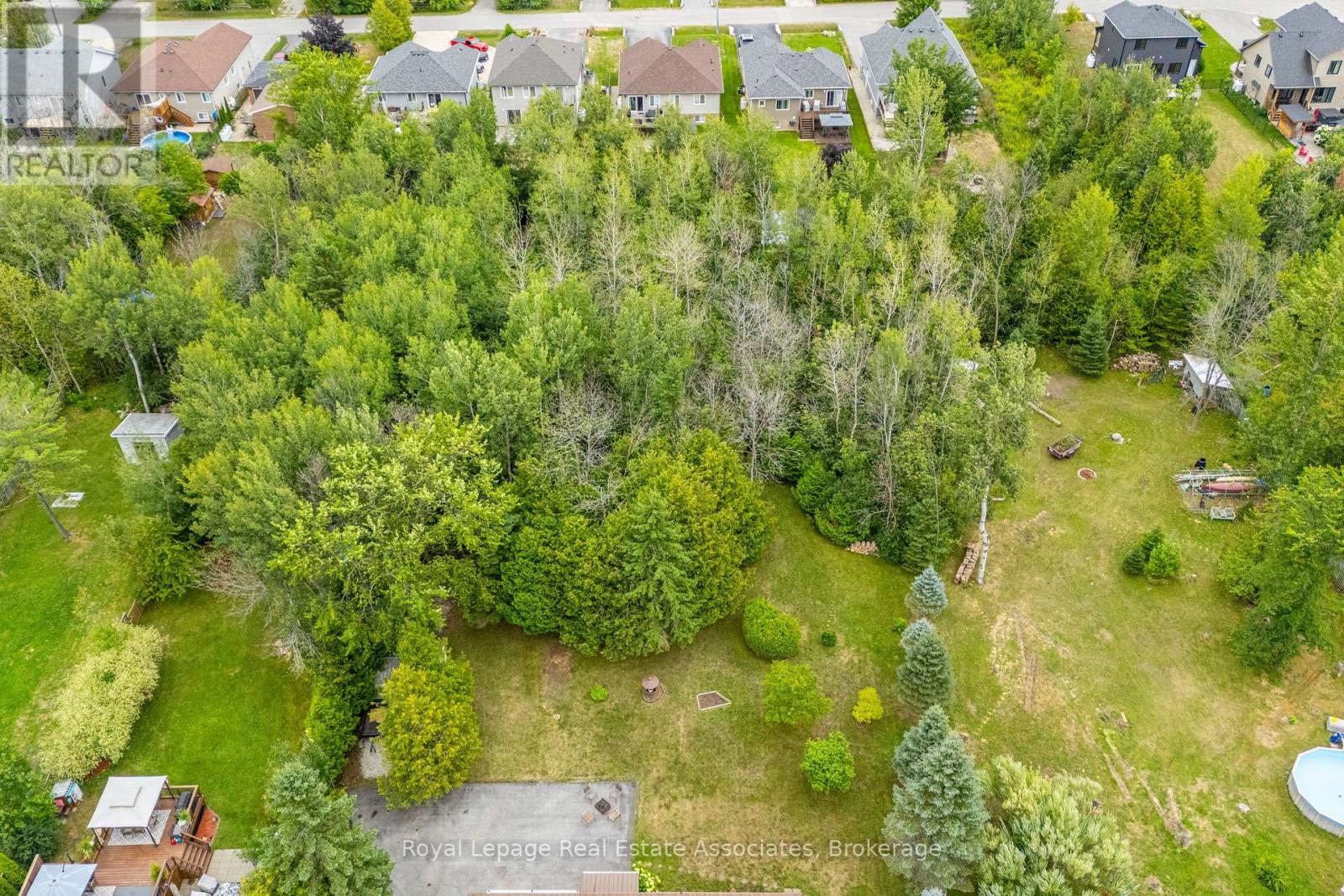 Photo 48 of 69 George Avenue, Wasaga Beach ON