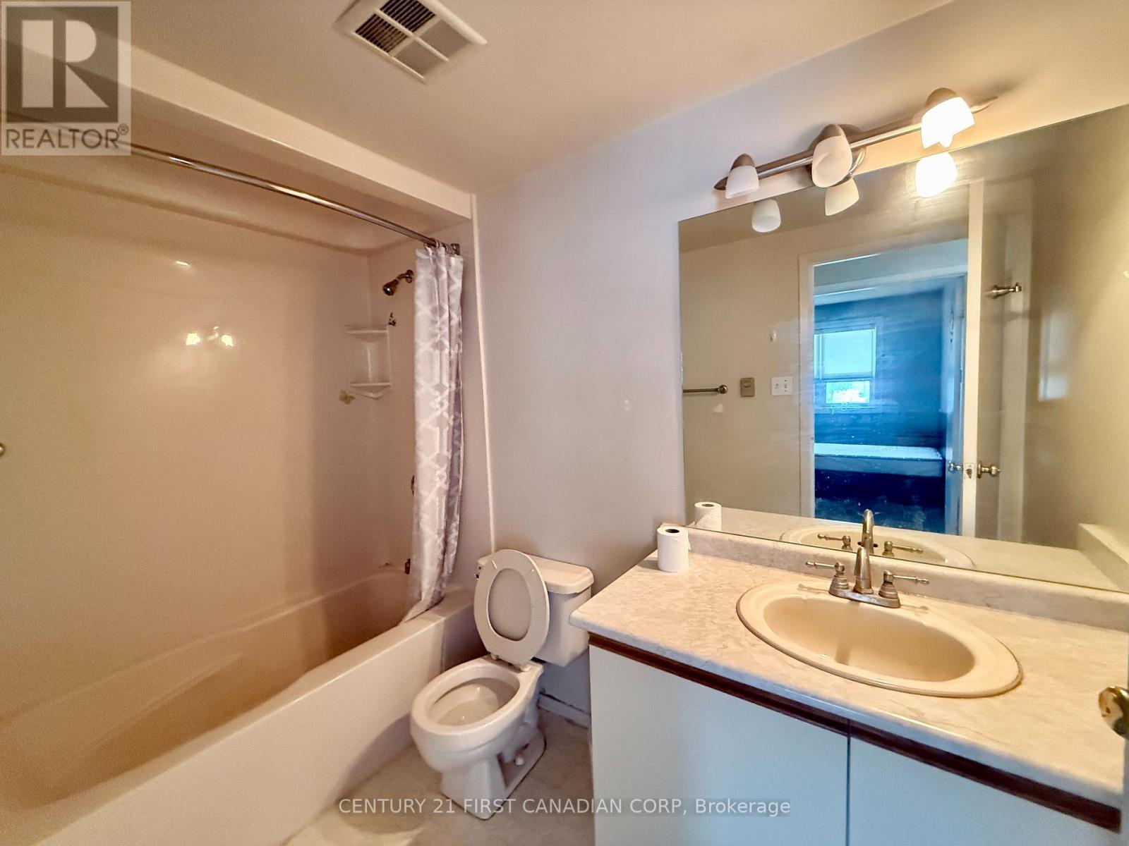 Photo 5 of 210 9 Jacksway Crescent, London North ON