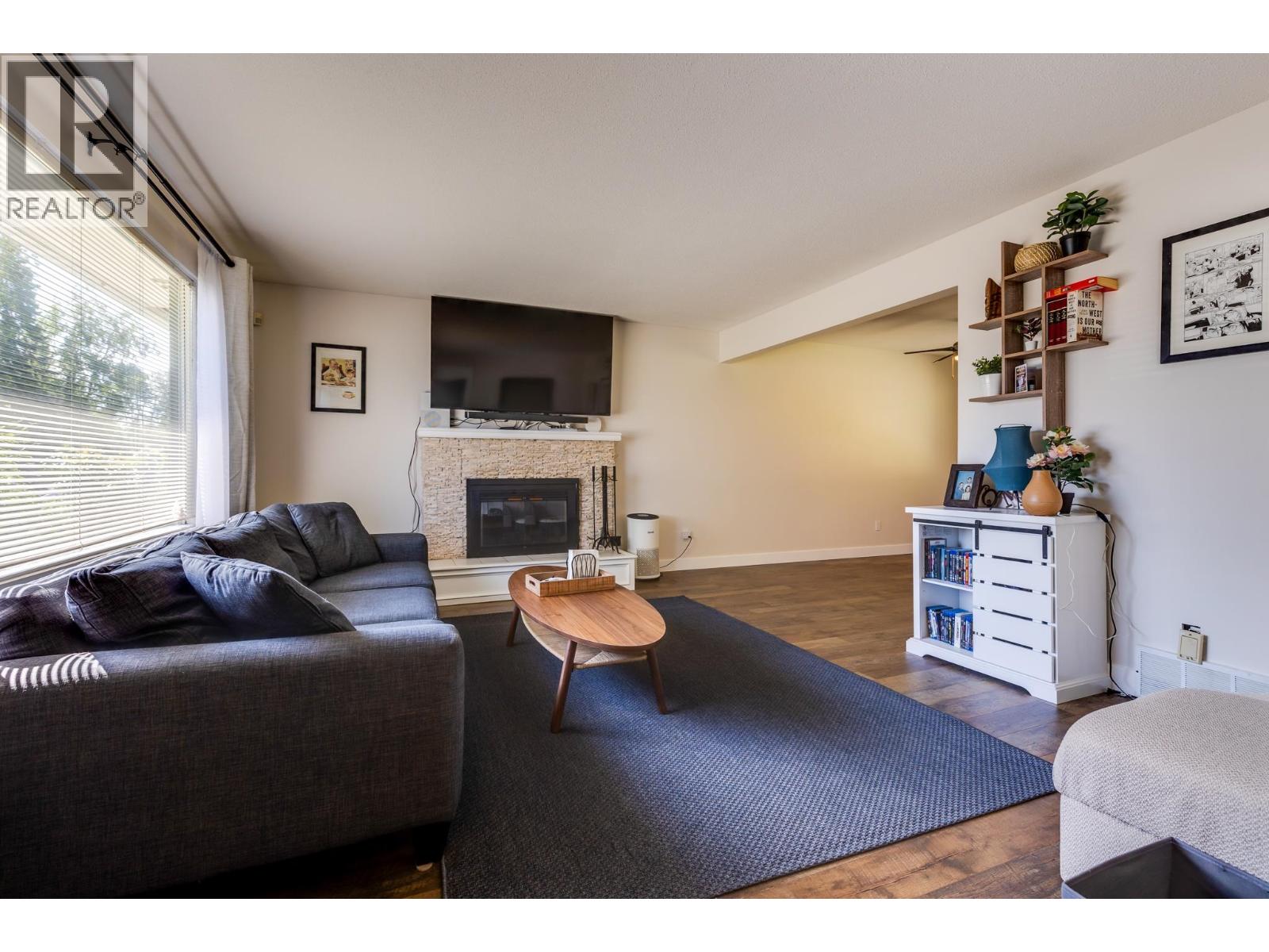 Photo 2 of 5463 Simon Fraser Avenue, Prince George BC