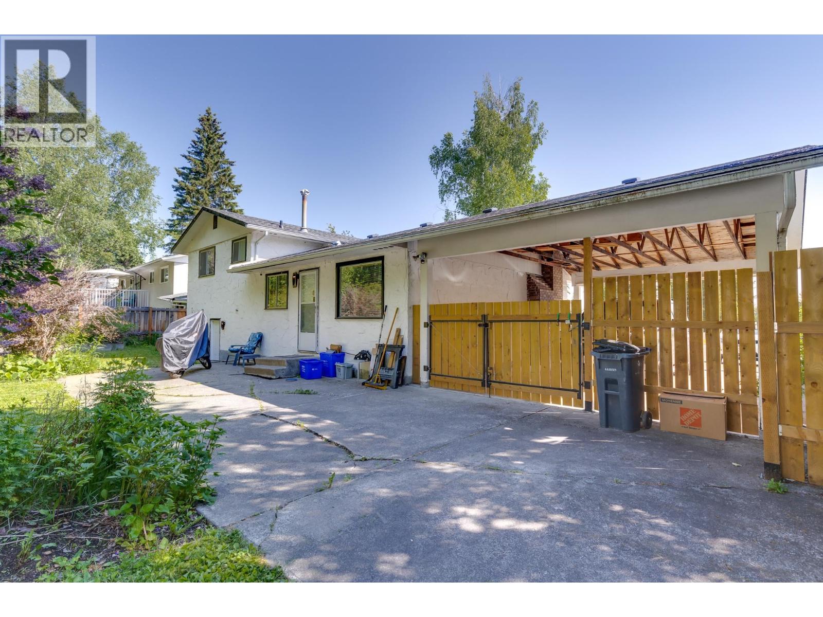 Photo 3 of 5463 Simon Fraser Avenue, Prince George BC