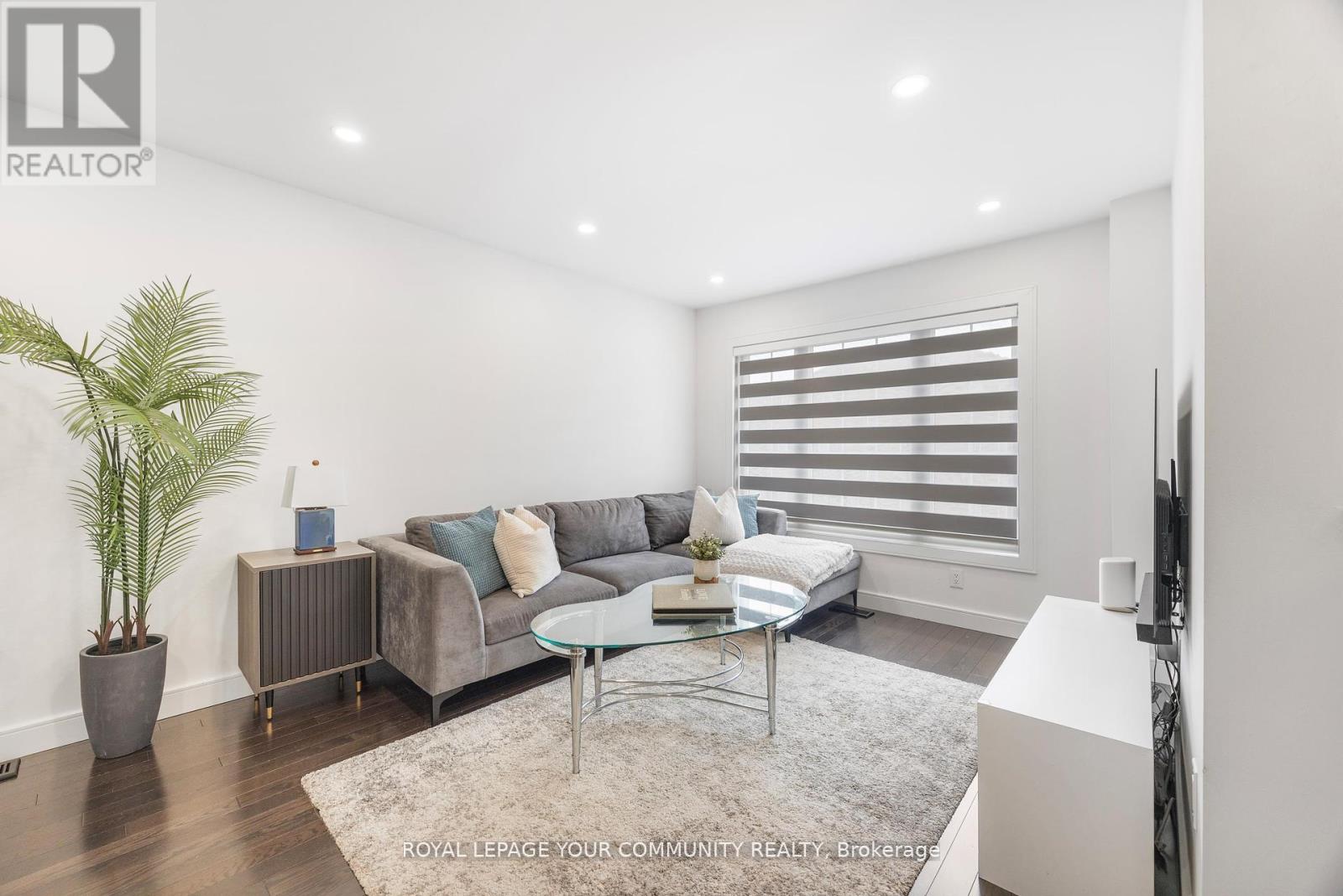 Photo 29 of 17 3020 Cedarglen Gate, Mississauga ON