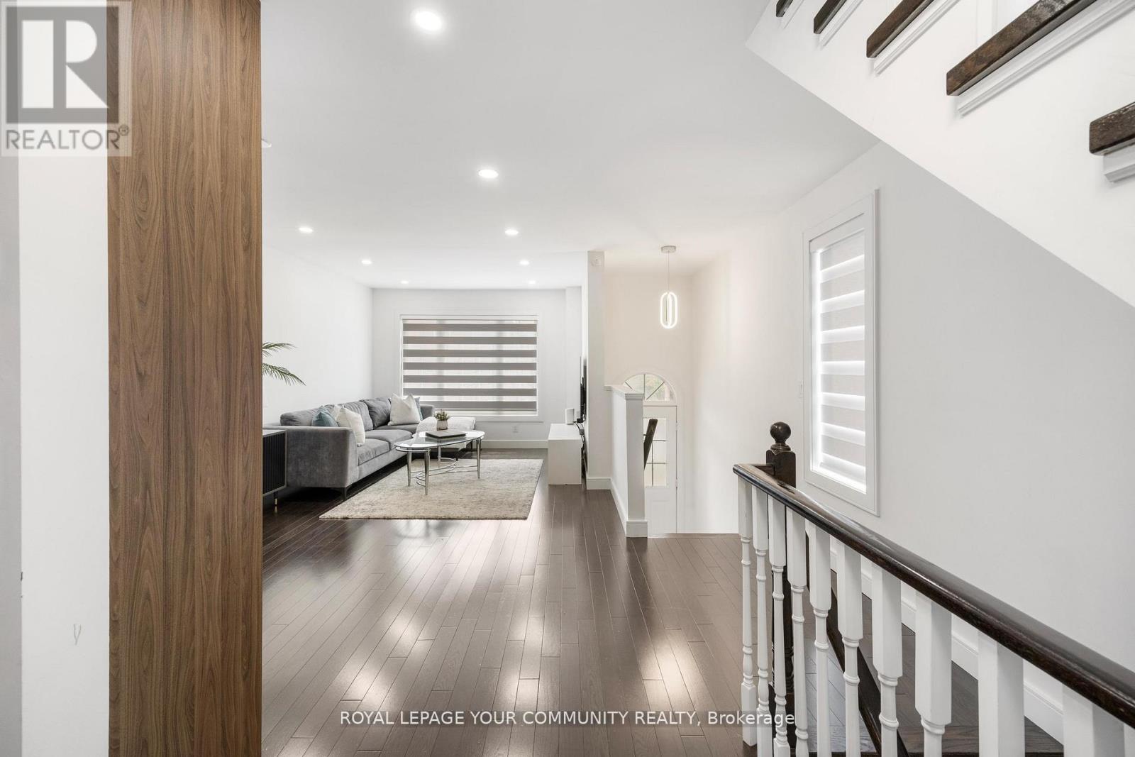 Photo 24 of 17 3020 Cedarglen Gate, Mississauga ON