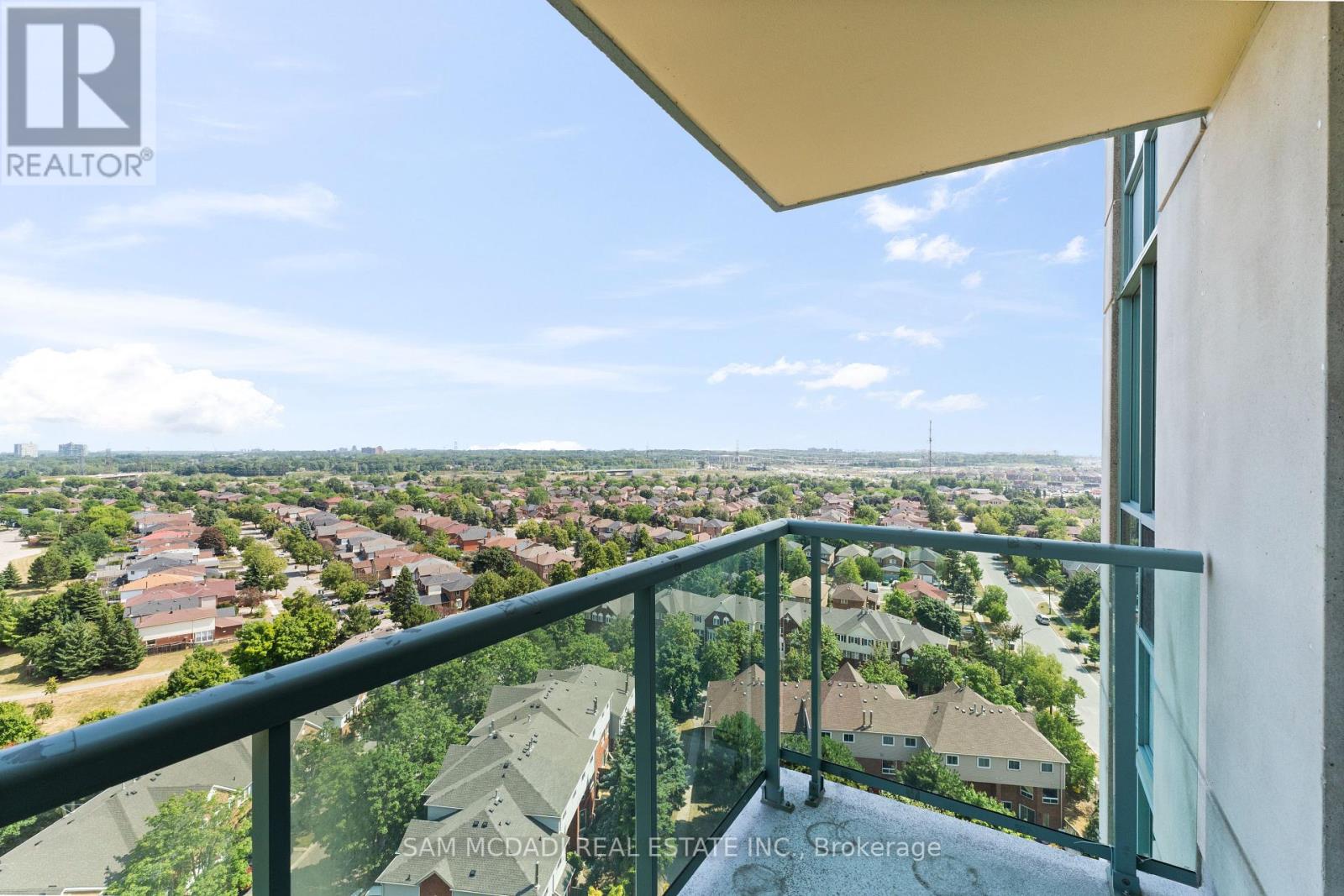 Photo 9 of 1608 4879 Kimbermount Avenue, Mississauga ON