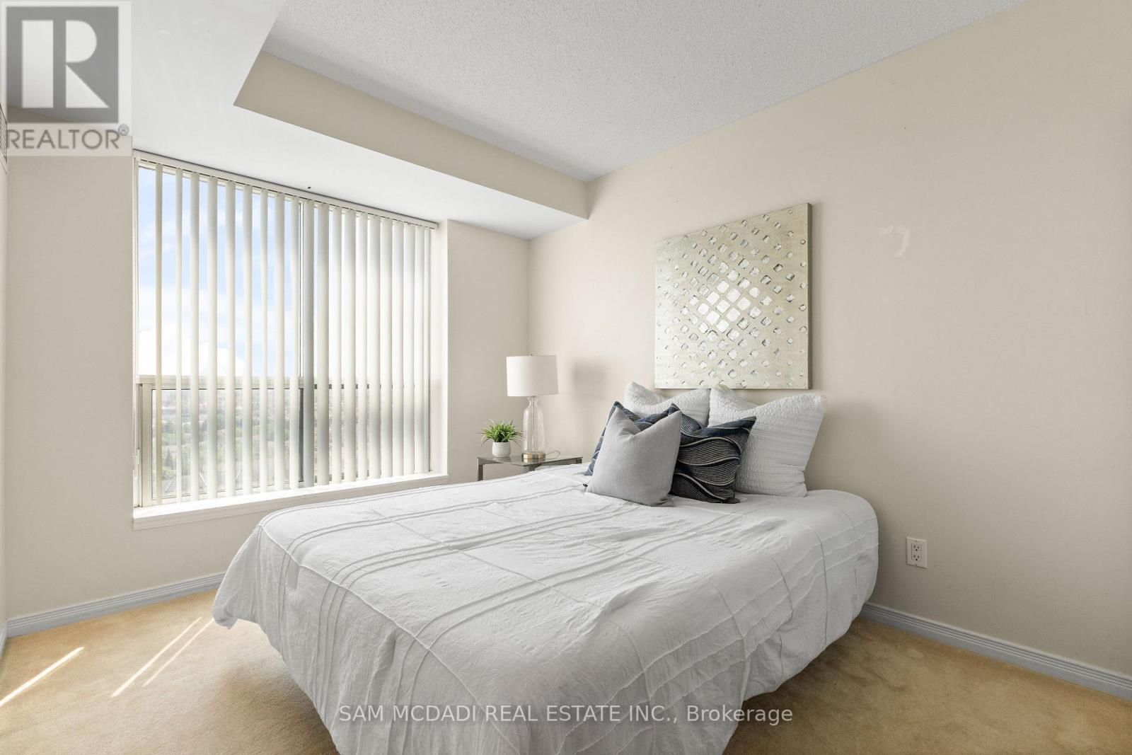 Photo 2 of 1608 4879 Kimbermount Avenue, Mississauga ON
