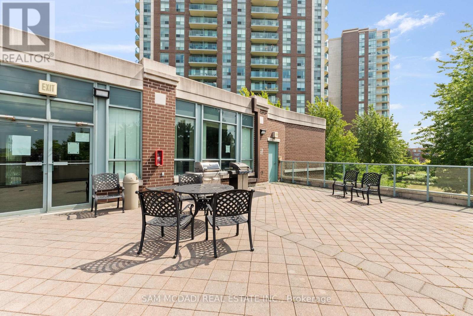 Photo 14 of 1608 4879 Kimbermount Avenue, Mississauga ON