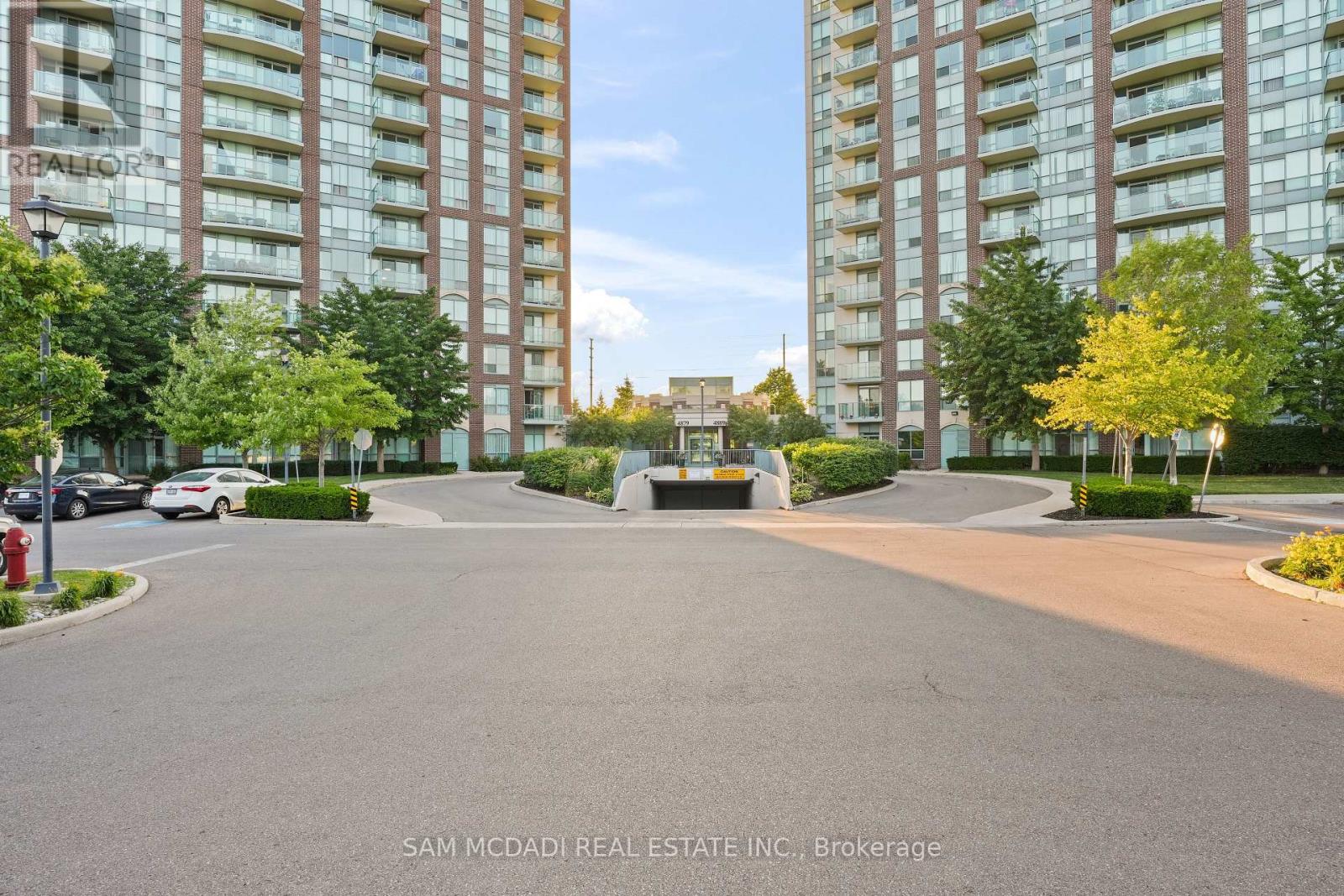Photo 7 of 1608 4879 Kimbermount Avenue, Mississauga ON